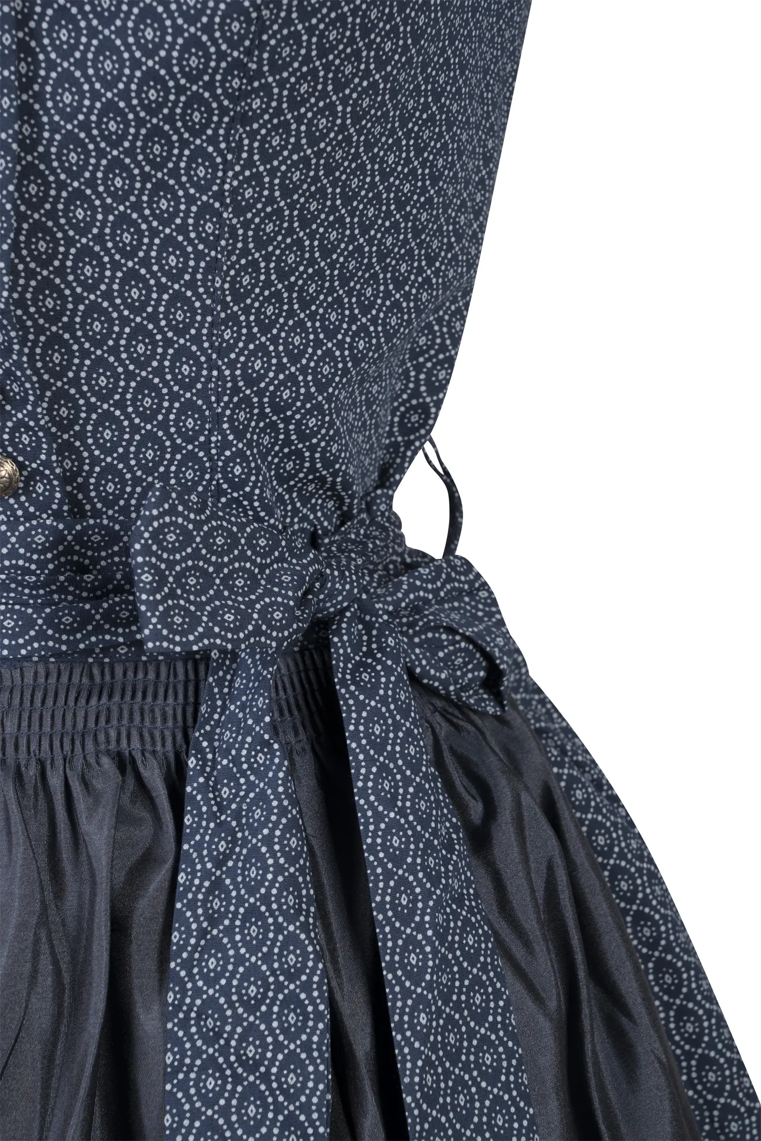 3091-1523-bl7-24-02-2204489 Dirndl in Blau von Fuchs Detail Mieder