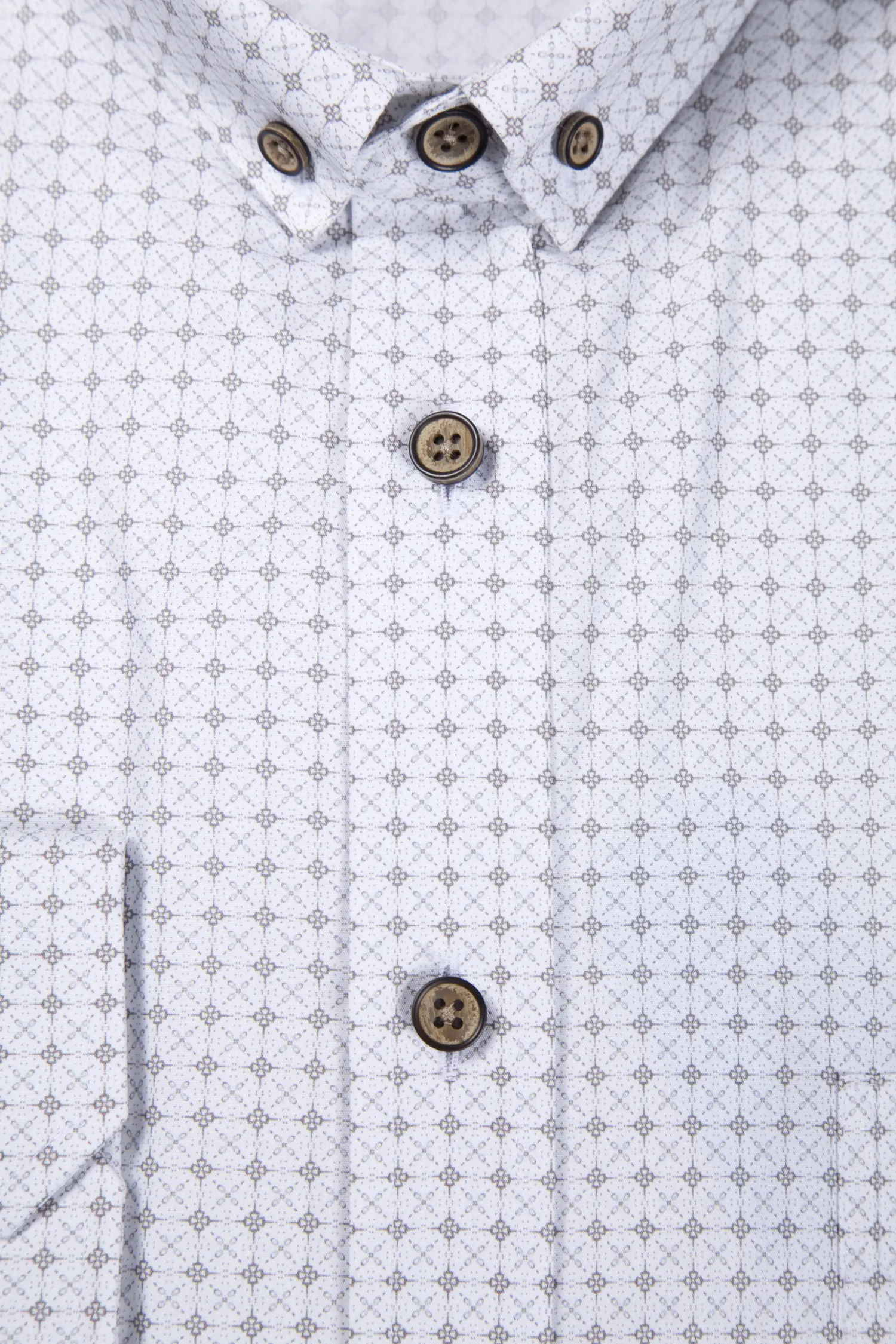 Trachtenhemd im modischen Design - Detail Knöpfe