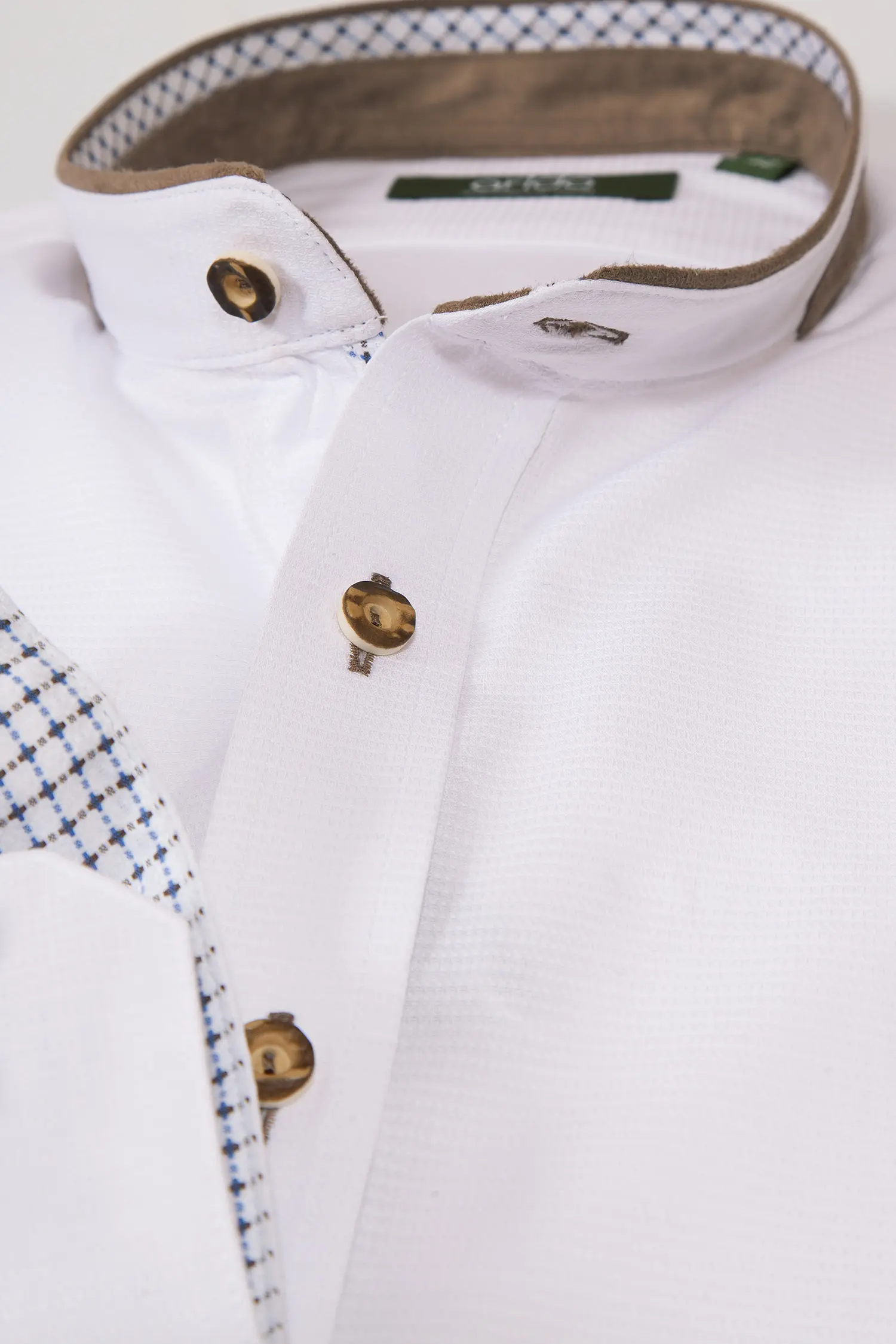 Herren Trachtenhemd edel in weiß mit Velours Kragen