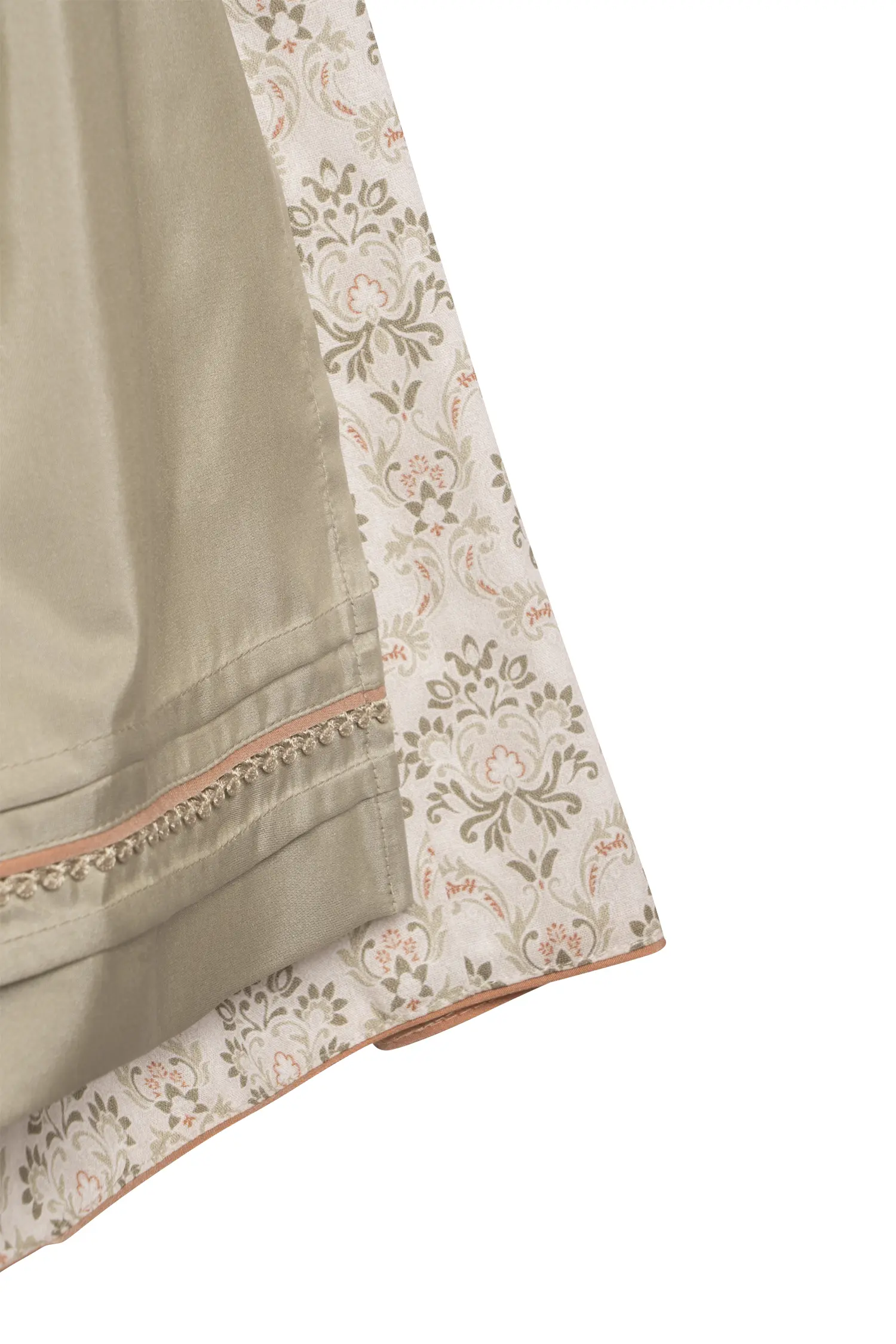 3051-1524-gn2-24-06-2605042 Bergweiss Dirndl in Hellgrün Detail Rock