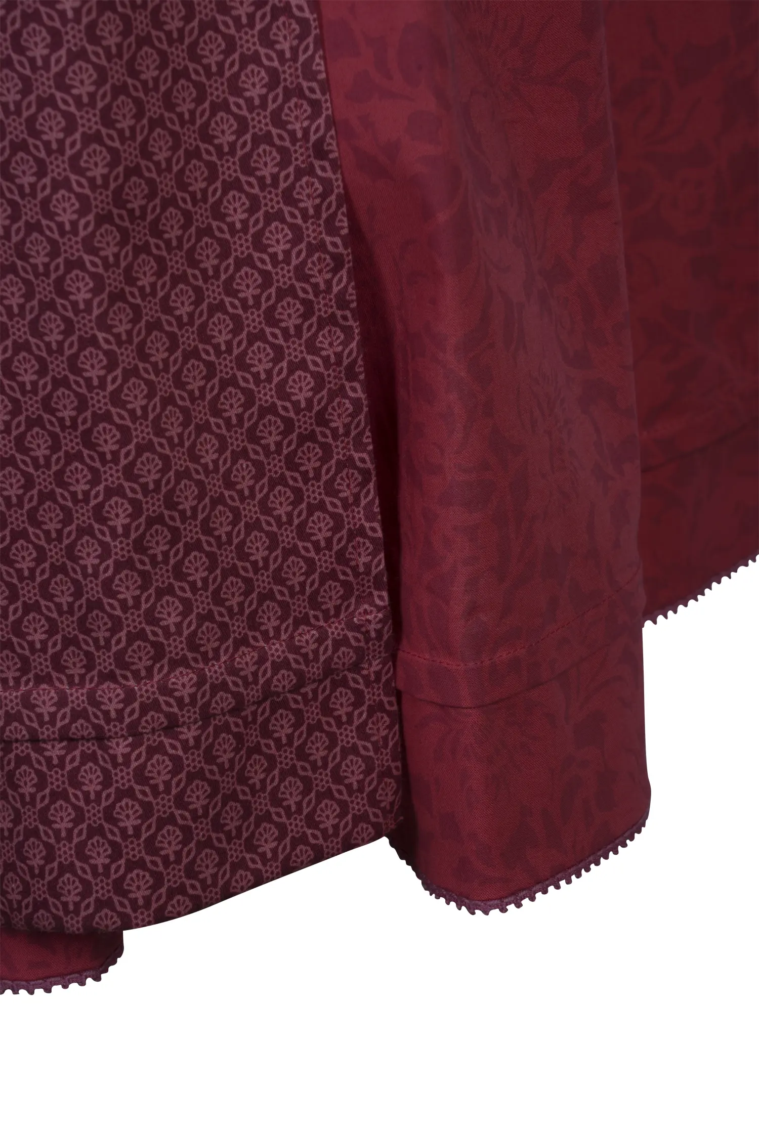 3048-1103-rt5-24-01-1103896 Sportalm Dirndl in leuchtendem Rot - Detail Rock