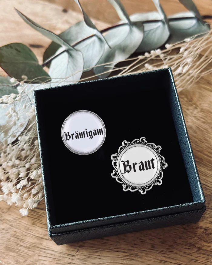 Anstecker Set Braut und Bräutigamvon Gaudiknopf