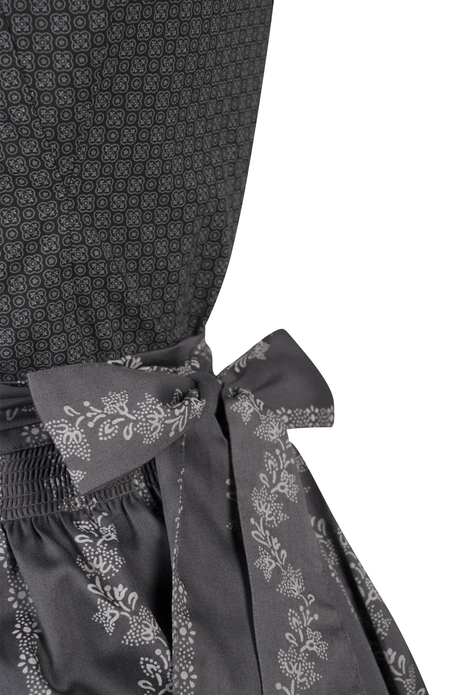 3091-1554-sw5-24-04-2904917 Dirndl Berenike in Schwarz Detail Mieder