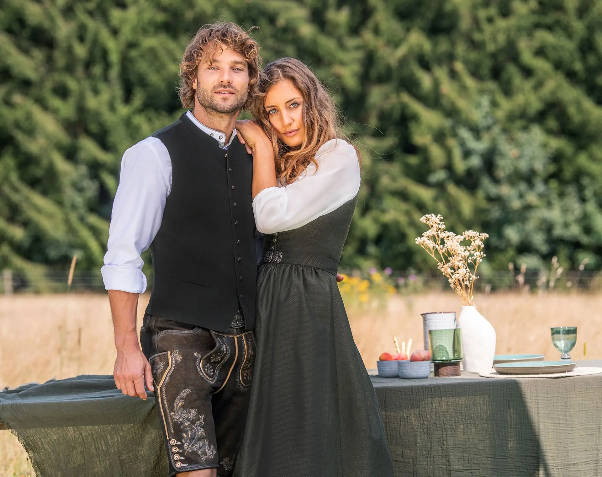 Ganze Welt der Tracht