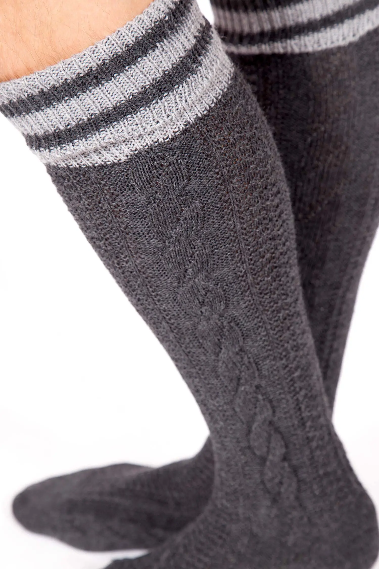 Herren Trachtenstrümpfe in anthrazit und hellgrau Detail