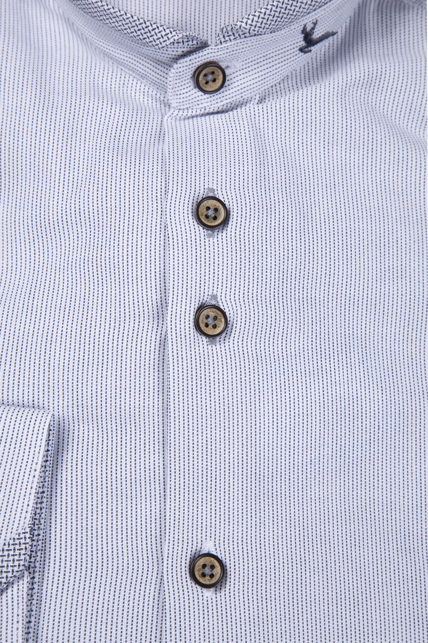 Trachtenhemd weiß / grau - Detail Knöpfe