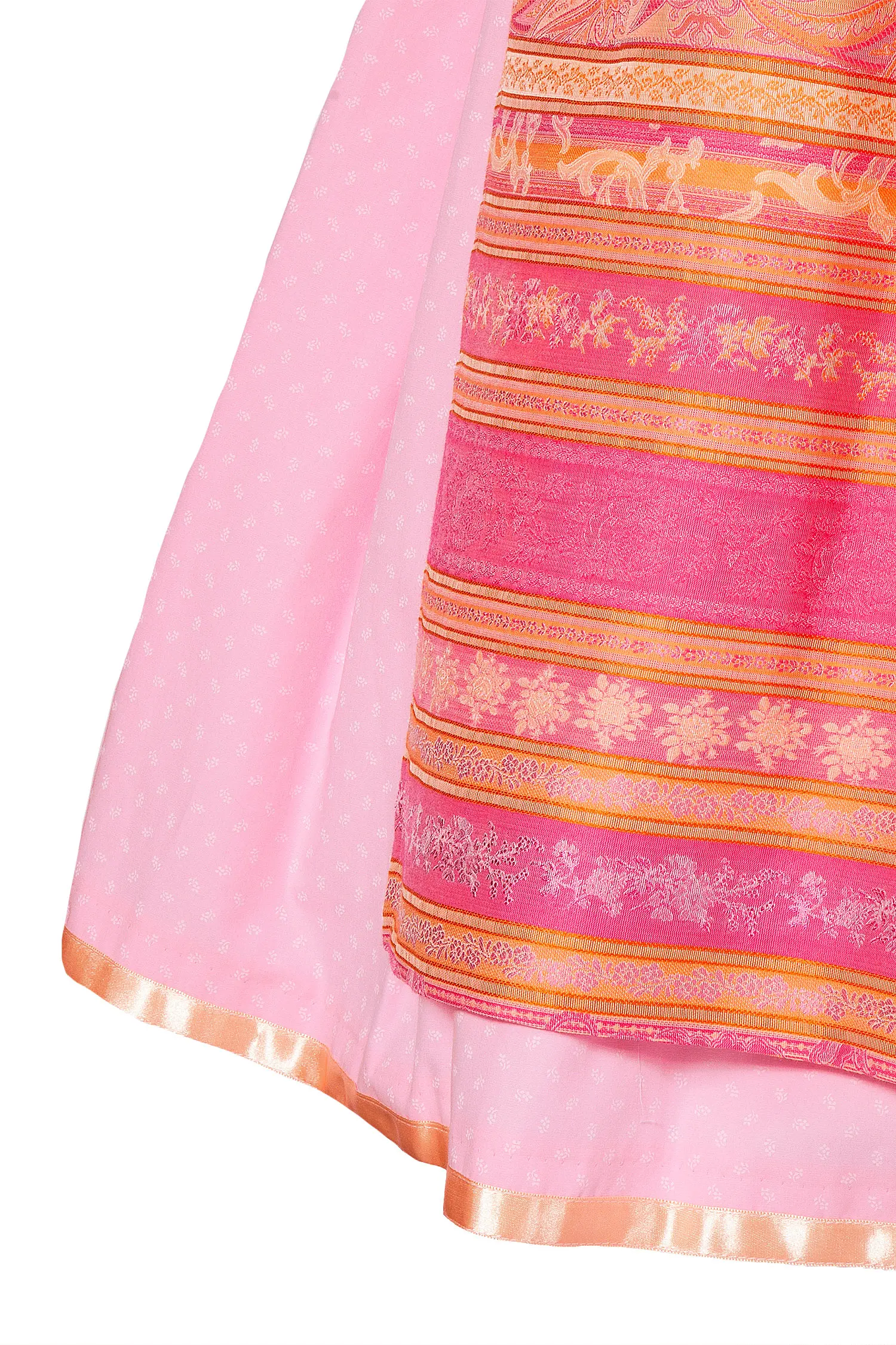 Dirndl Rothsee von Hammerschmid in pink mit aufregender Schürze - Detail Rock