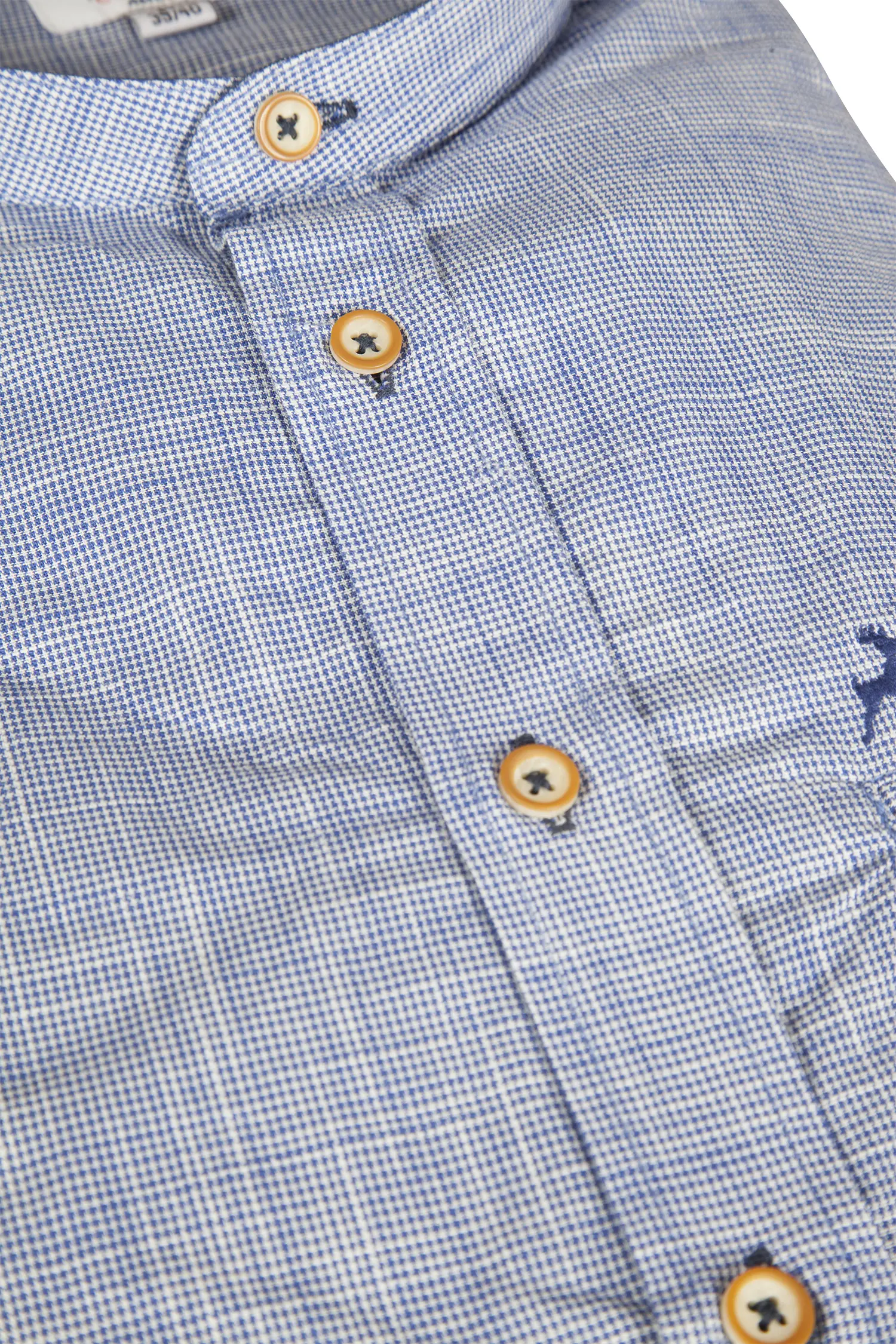 Trachtenhemd in blau/weiß kariert - Detail Knöpfe