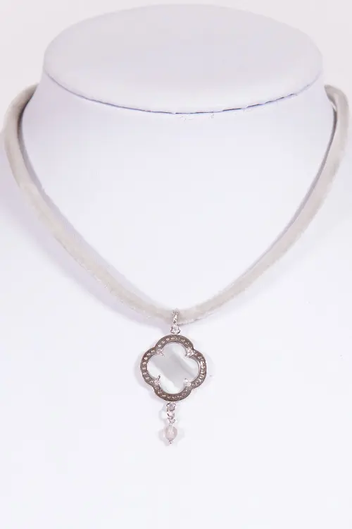 4226-0023-gr5-17-10f-7215-a Trachtenkette Kleeblatt 925 silber mit weißen Steinen und hellgrau