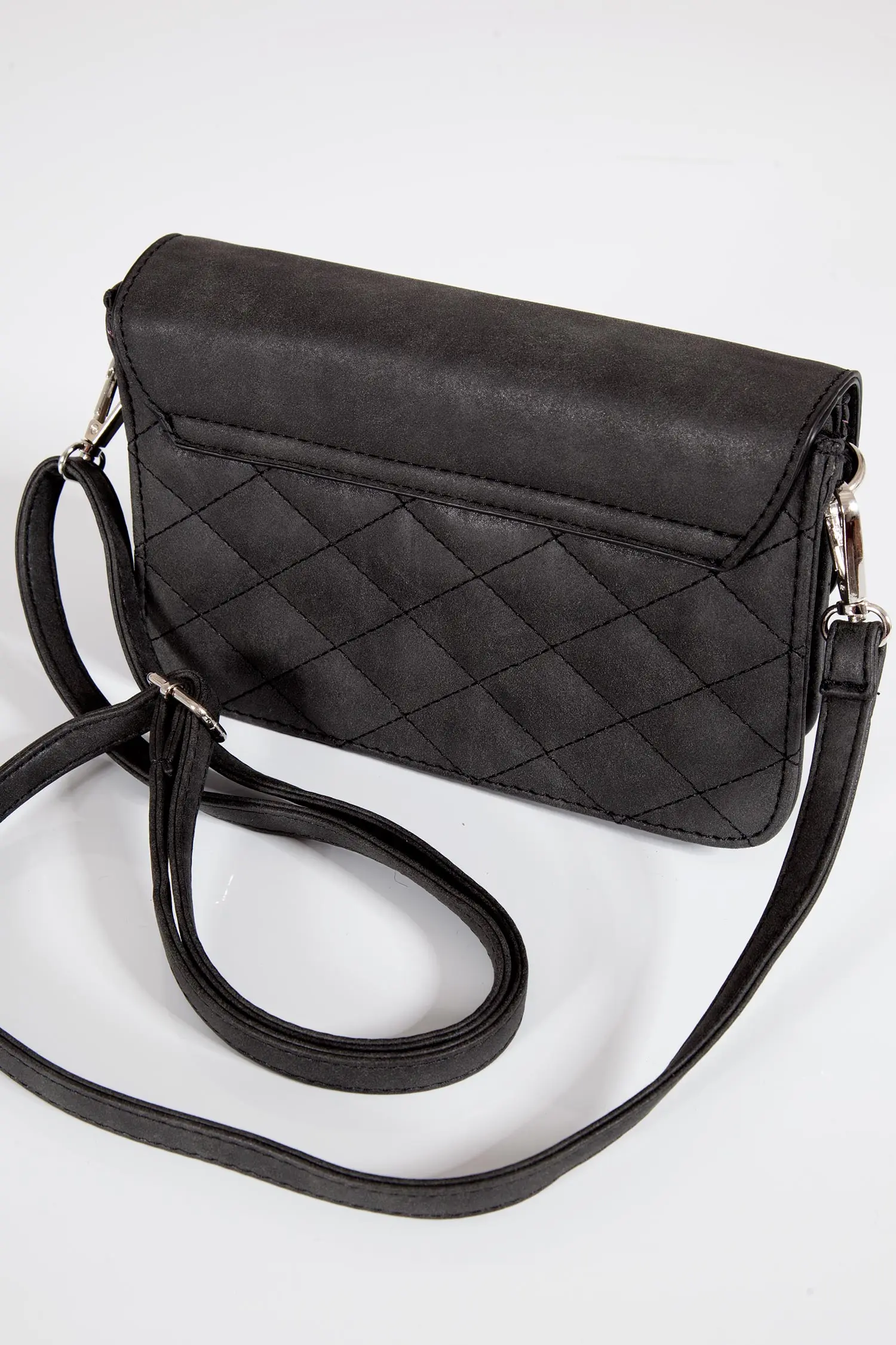 Trachtentasche mit Hirsch in schwarz zum umhängen hinten