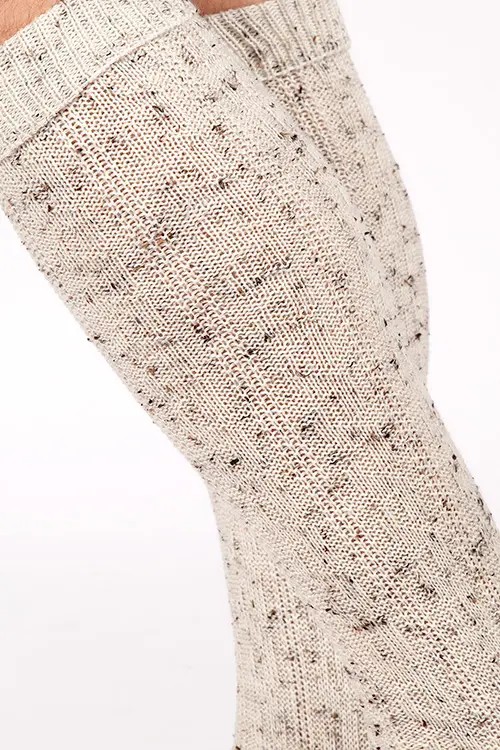 Trachten Kniestrümpfe aus Wolle in natur hell Detail 