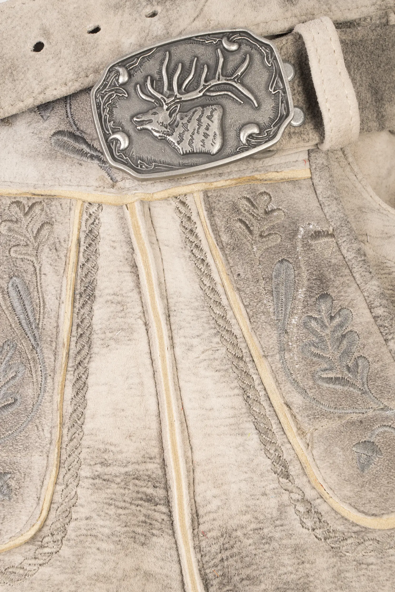 1613-1079-2gr-23-08-2302653 Kurze Lederhose Austin in hellgrau - Detail