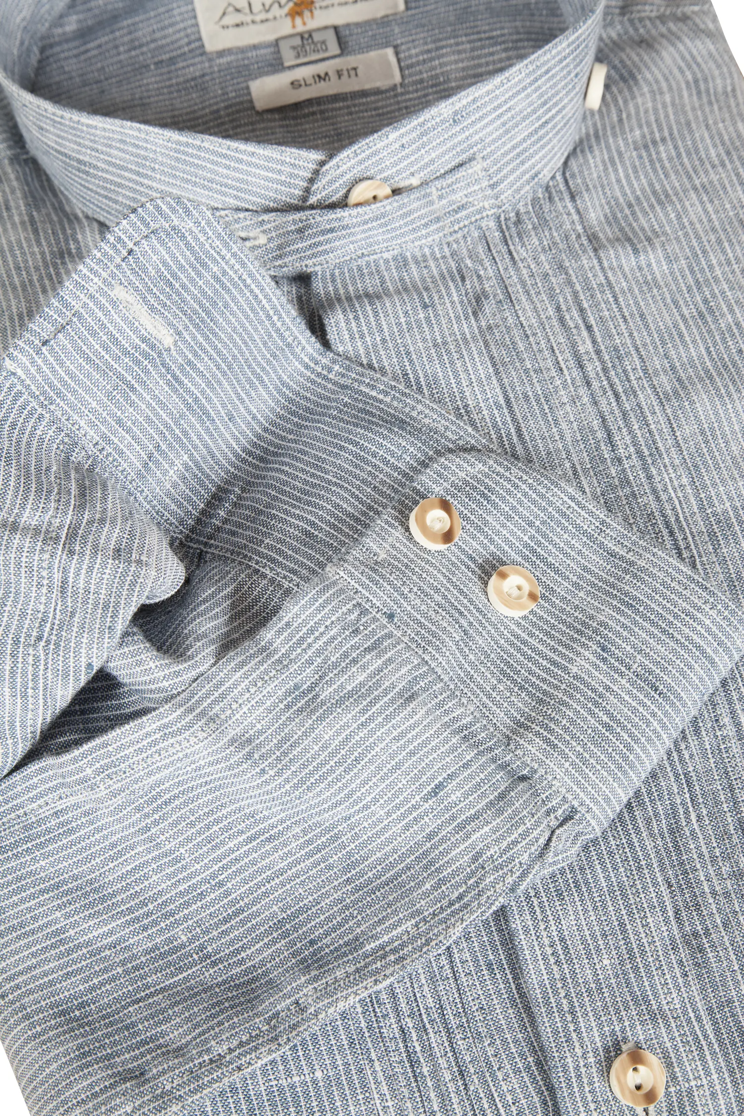 Trachtenhemd aus Leinen mit Stehkragen in navy - Detail Ärmel