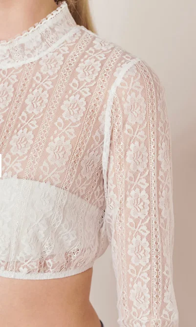 Spitzenbluse mit Kragen