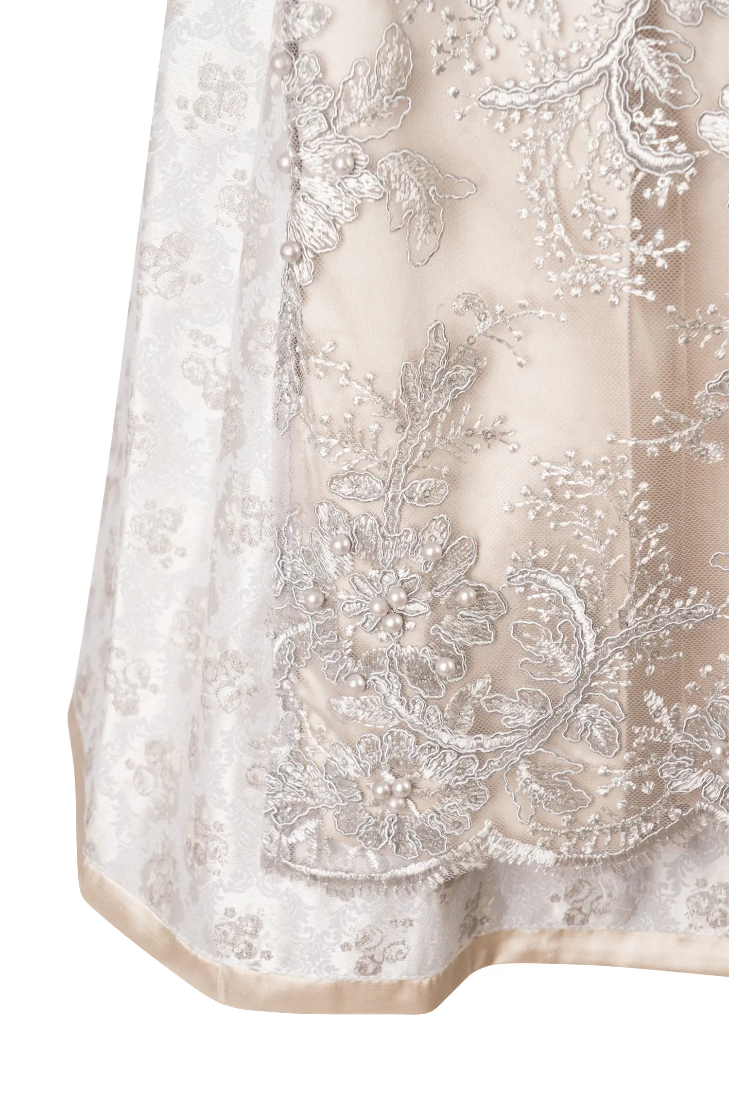 3067-1470-gr2-23-08-16-01810 Dirndl Daline in silber als Brautdirndl - Detail Rock