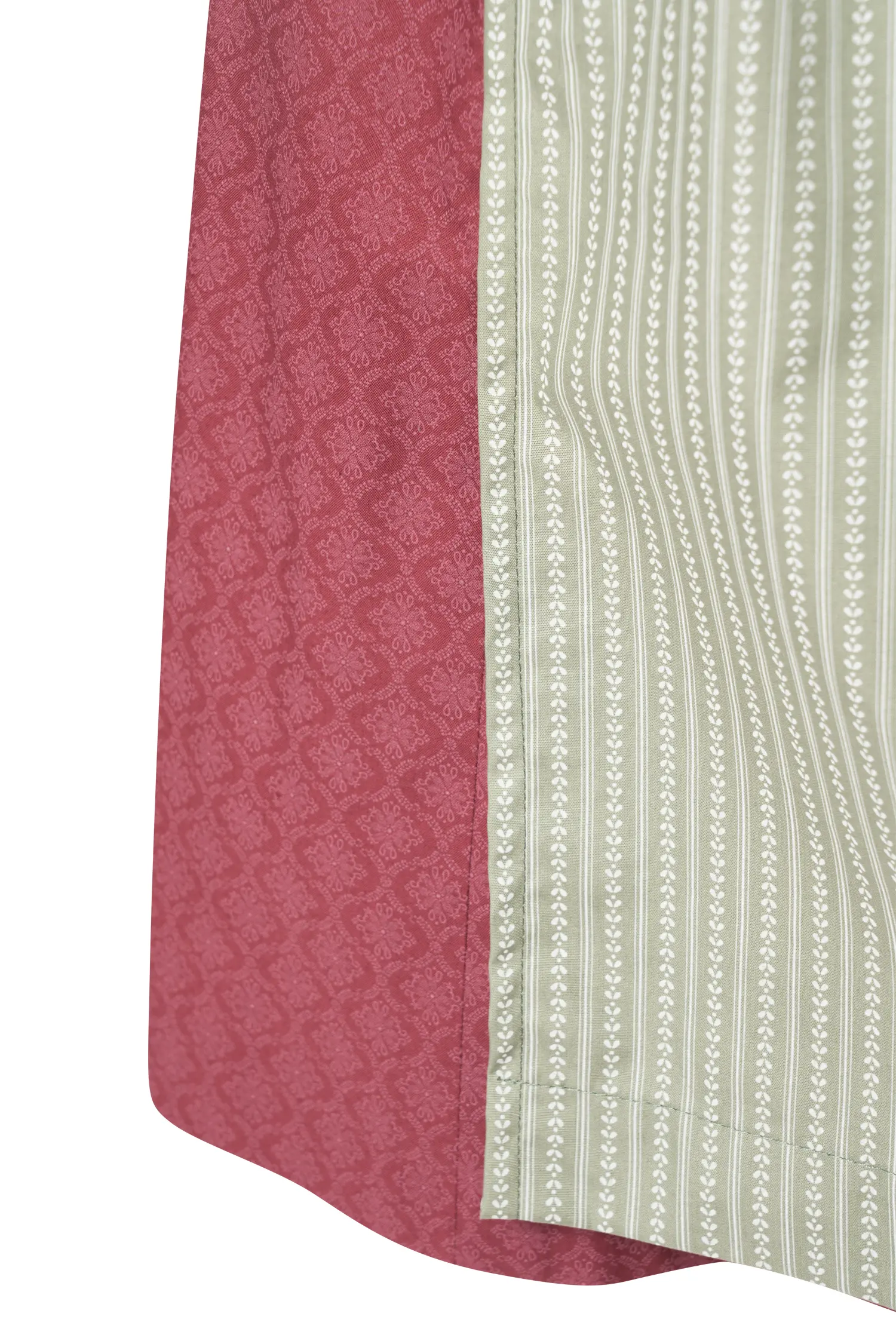 Dirndl Leila in weinrot mit Stehkragen - Detail Rock