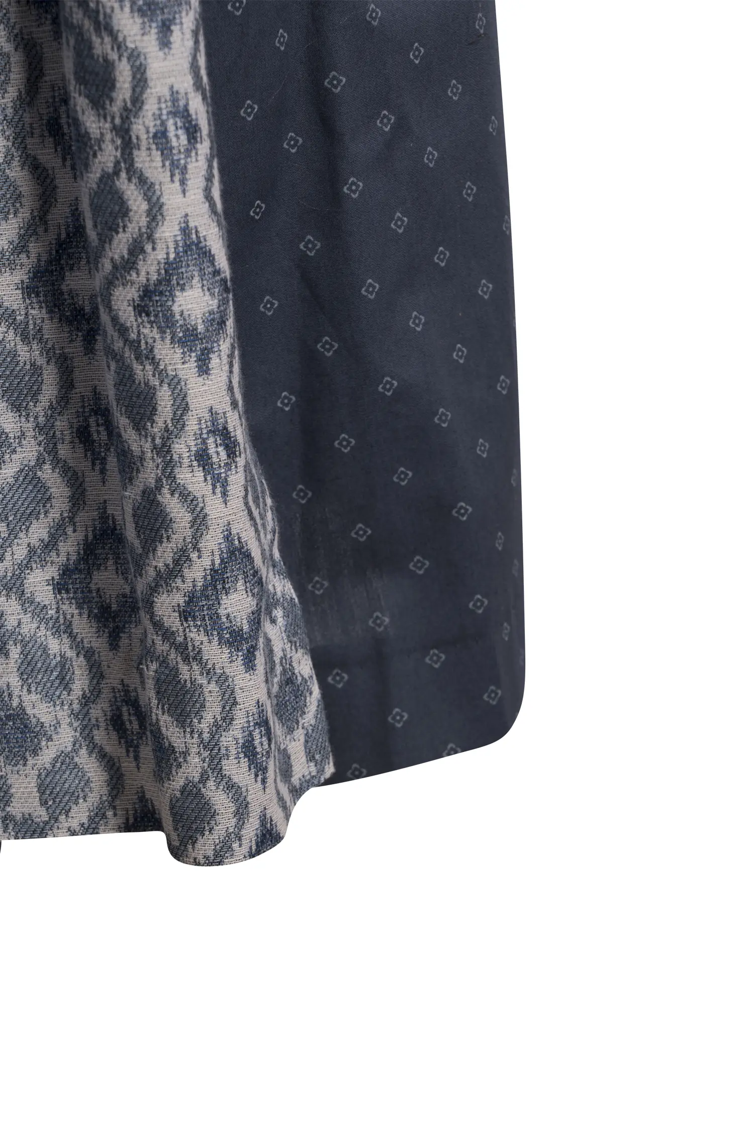 3045-1218-bl8-24-04-1804804 Dirndl Pillersee in Dunkelblau Detail Rock