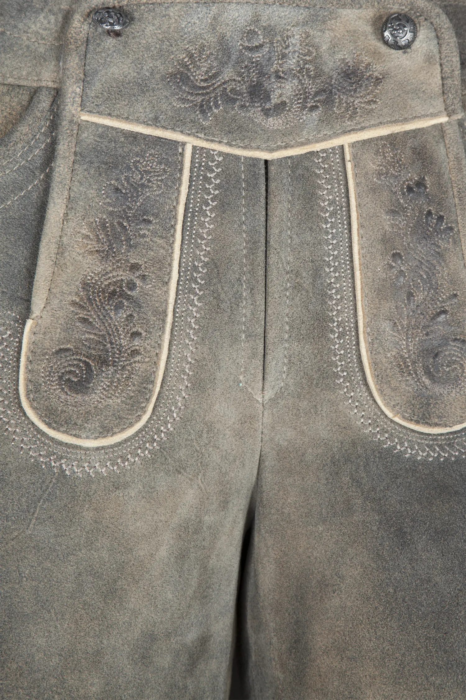 Kurze Lederhose Beka in braun - Detail Latz