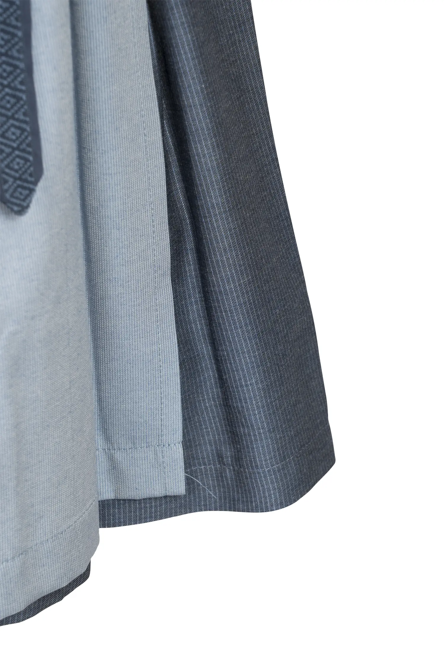 3098-0422-bl5-24-01-1603953 Sissi ey! Dirndl mit bezauberndem Mieder - Detail Rock