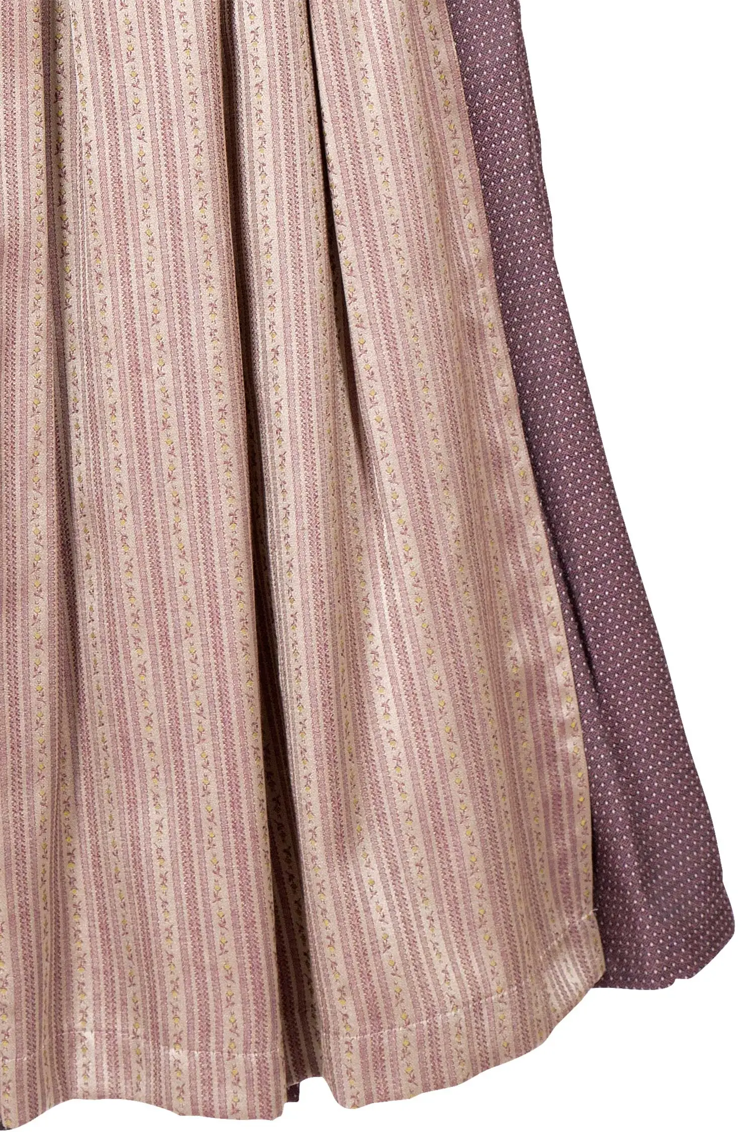 Midi Dirndl hochgeschlossen in bordeaux Detail