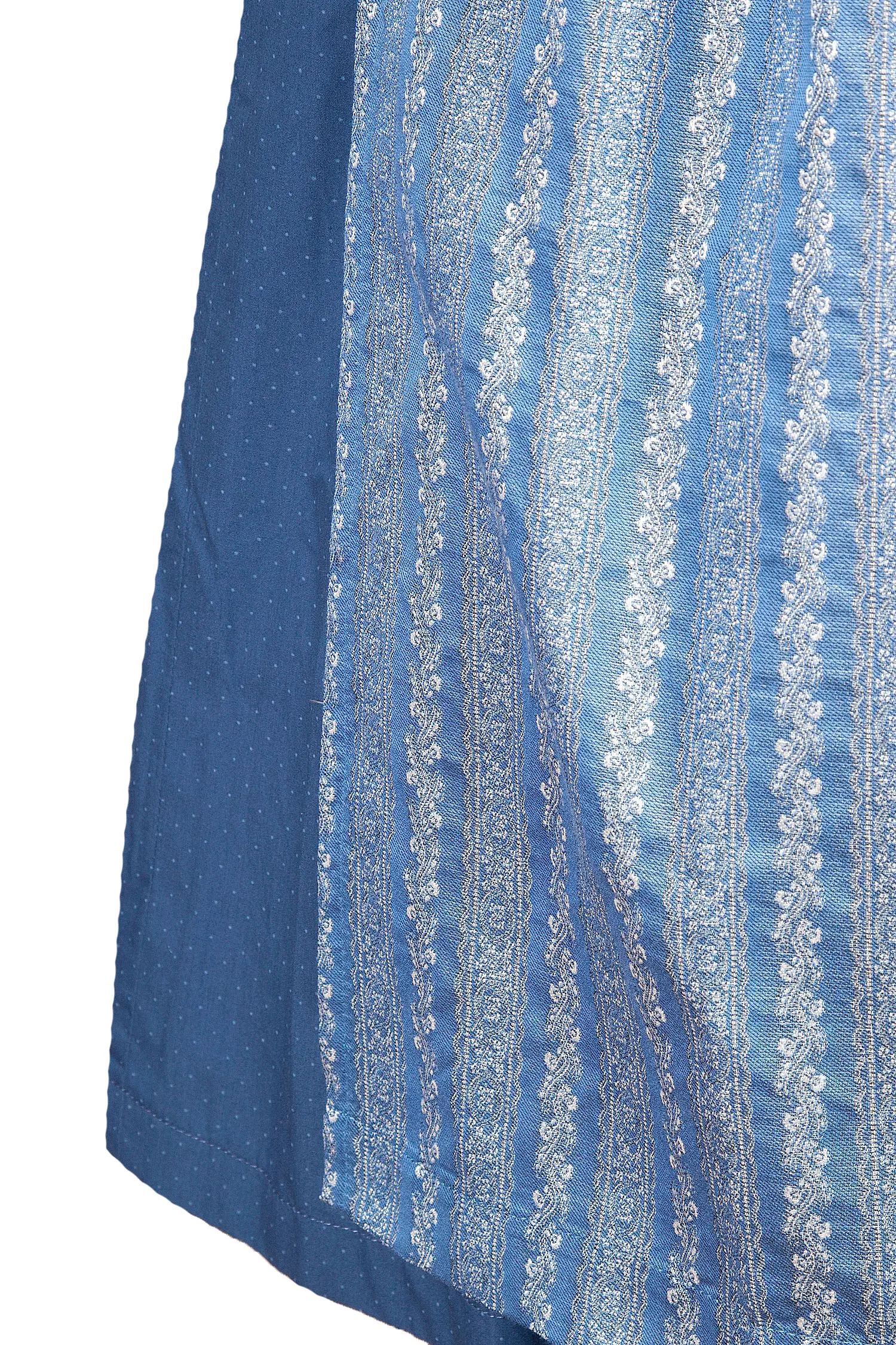 Ein Dirndl-Traum in blau von Gamsbock - Detail Rock