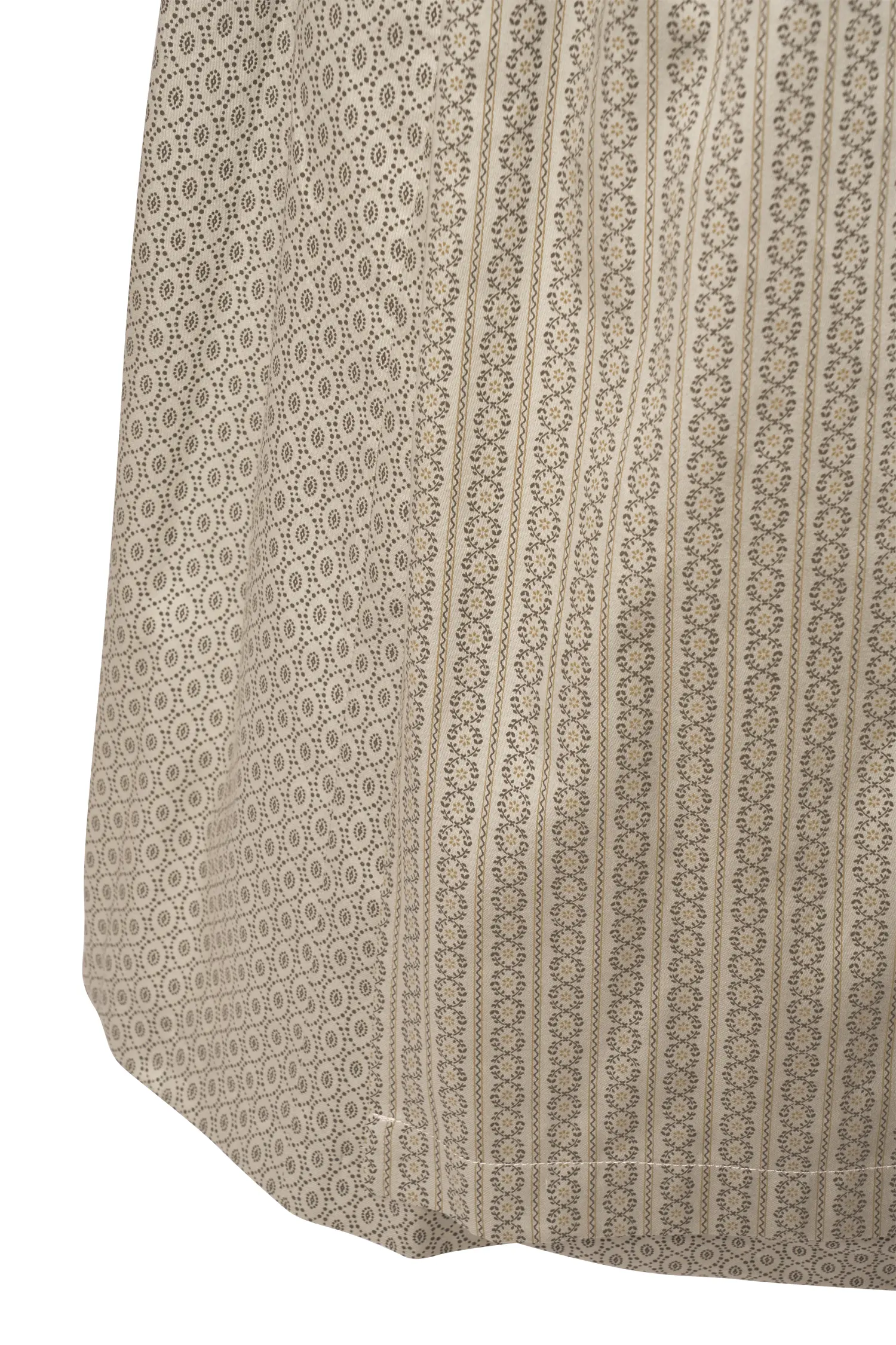 3091-1539-gn3-23-08-09-Di_01571 Dirndl in helloliv von Julias Dirndl - Detail Rock