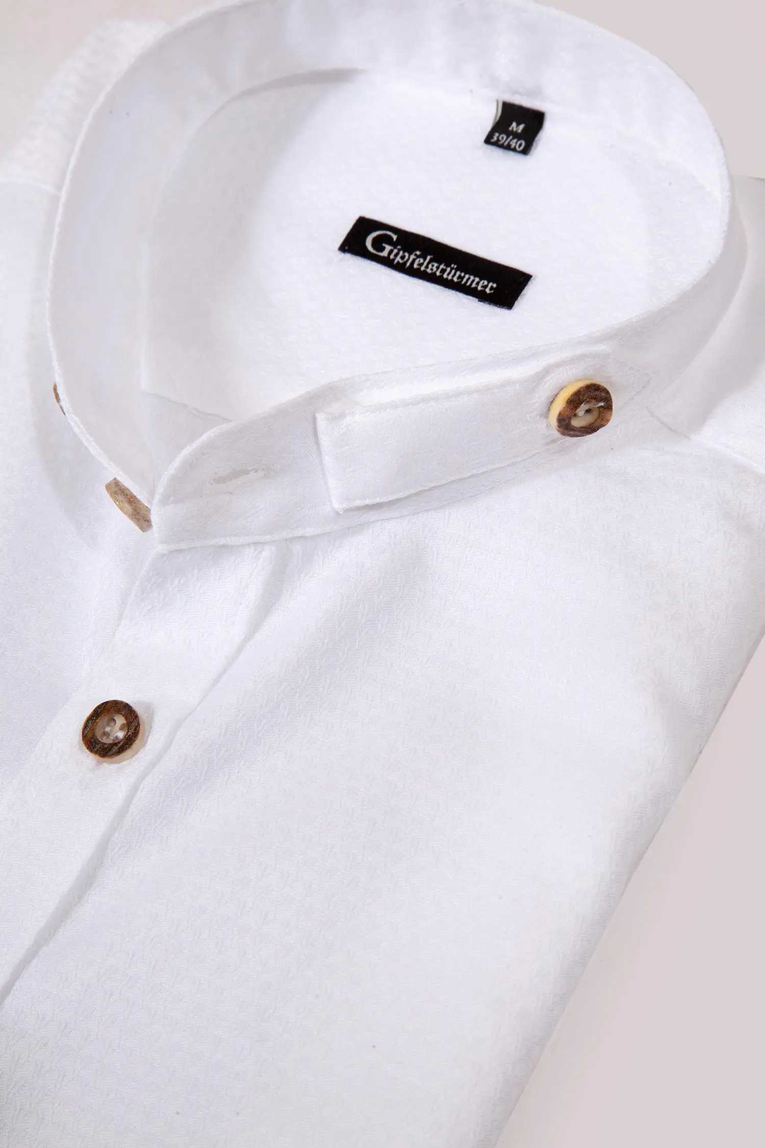 trachtenhemd-weiss-stehkragen-1502-0003-ws2-19-11a-0065-b Herren Trachten Hemd in weiß mit Stehkragen Detail