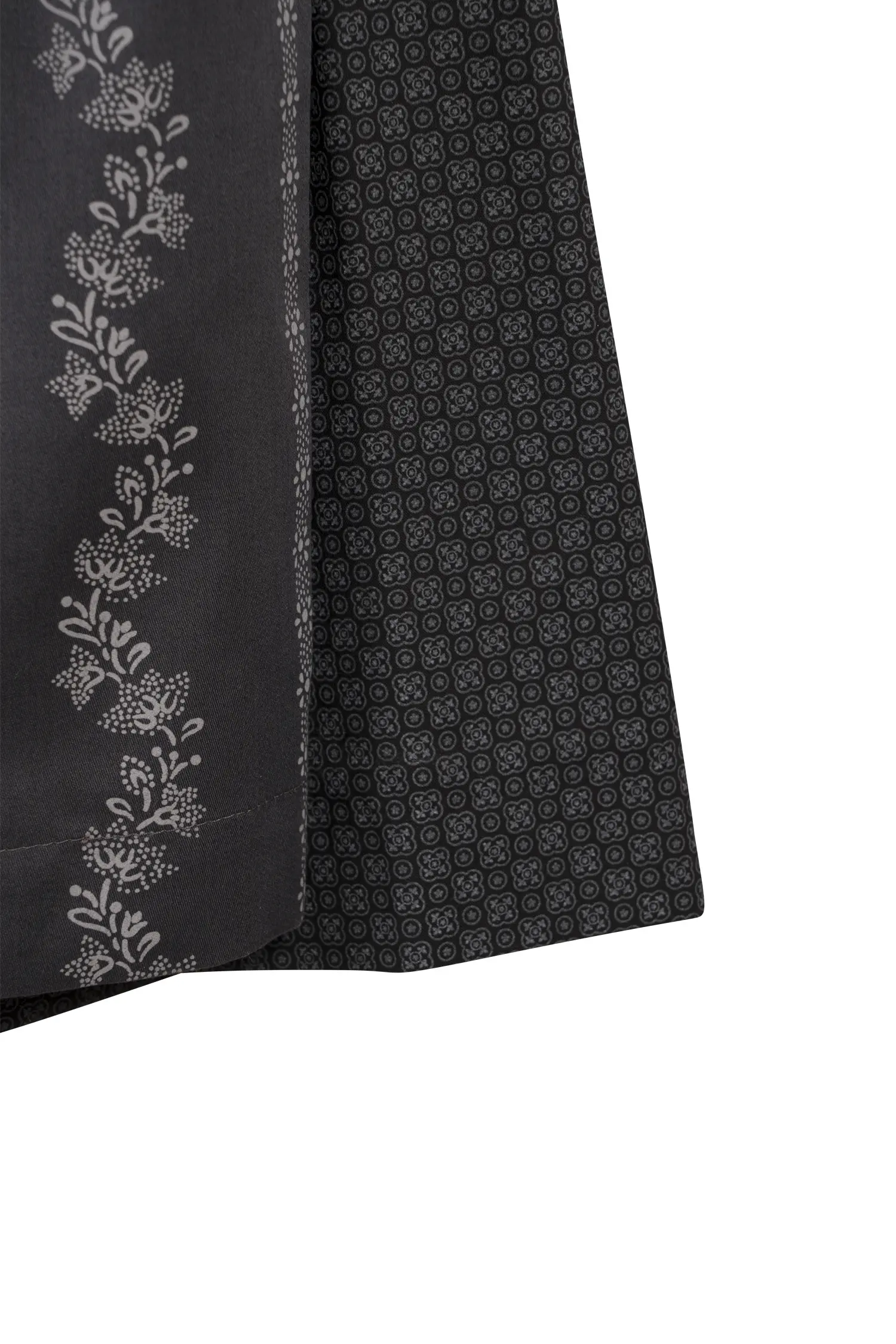 3091-1554-sw5-24-04-2904918 Dirndl Berenike in Schwarz Detail Rock