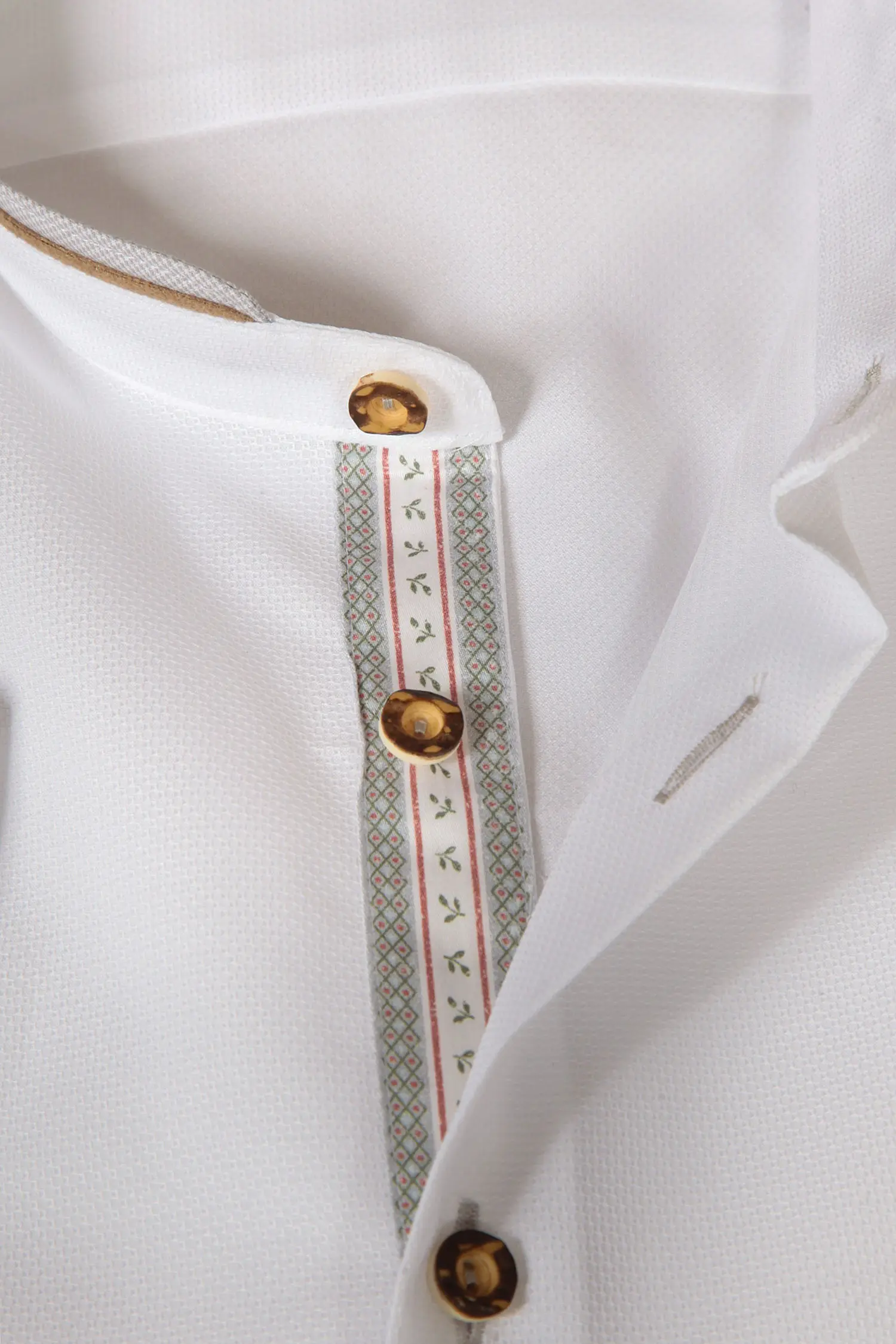 1506-0016-gr3-21-12a-8891 Arido Trachtenhemd in weiß mit hellgrauen Details Knopfleiste