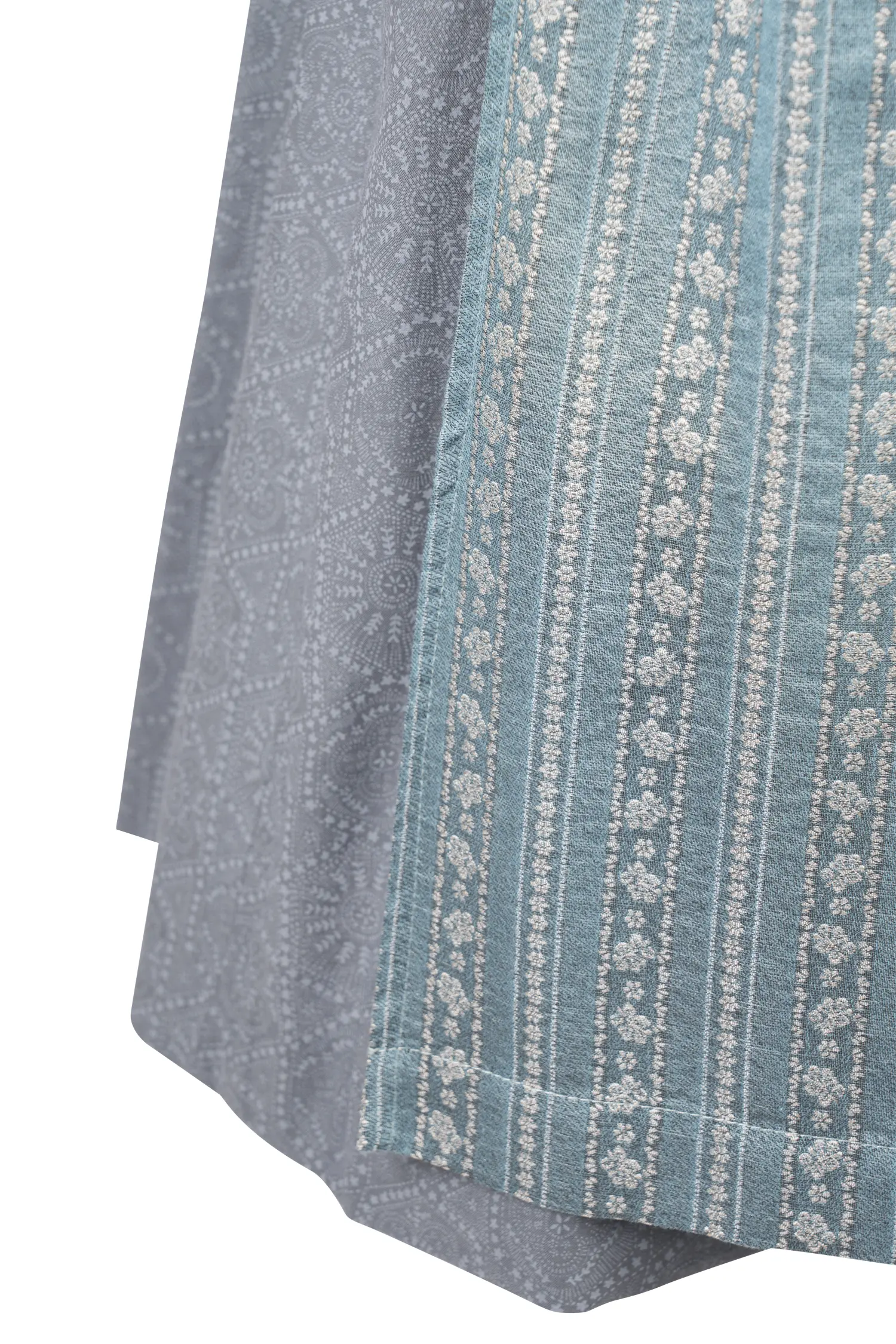 Gamsbock Dirndl Barbara in petrol - Detail Rock