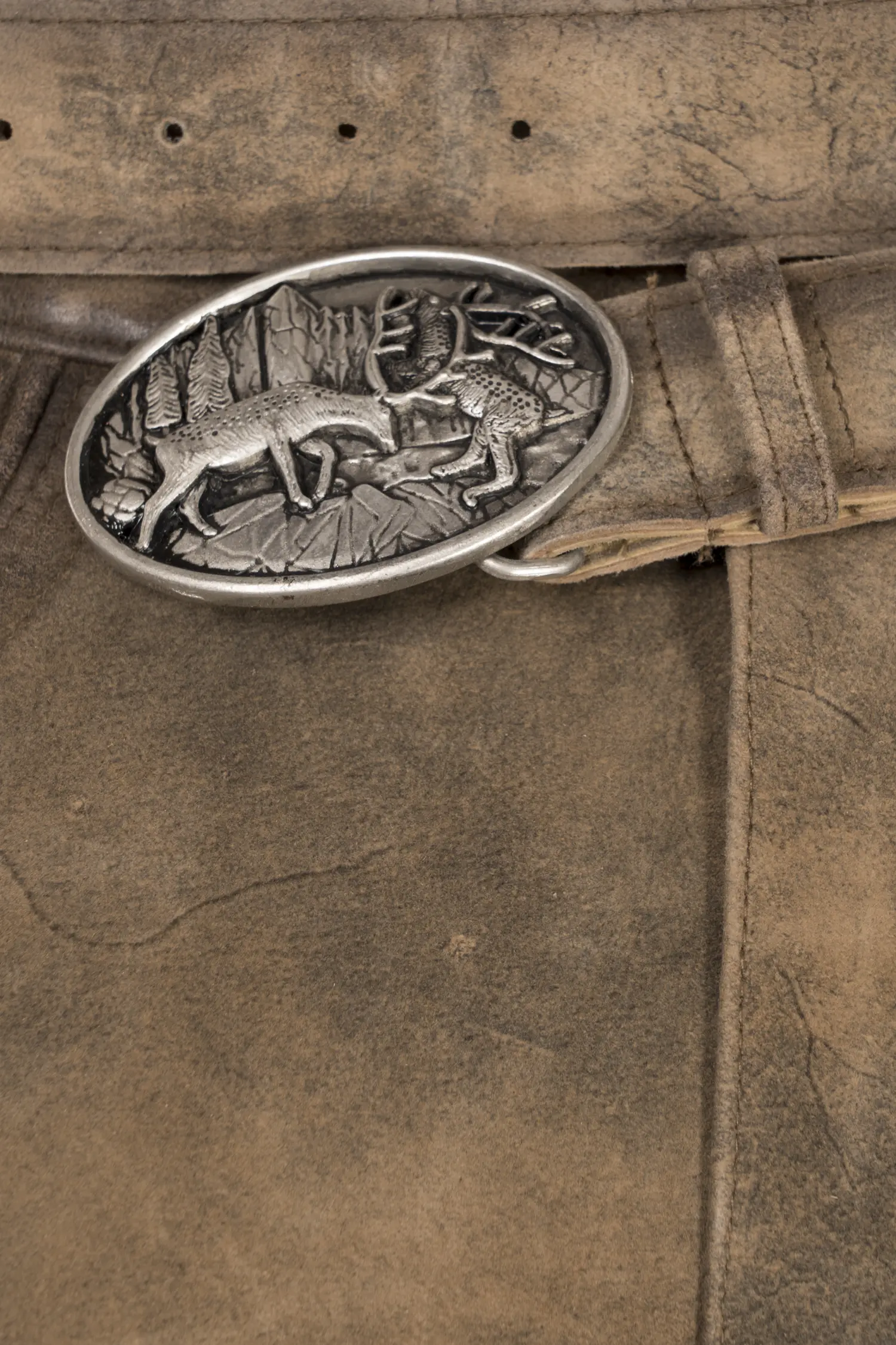 Lederhose Kiefer in Braun Detail Latz