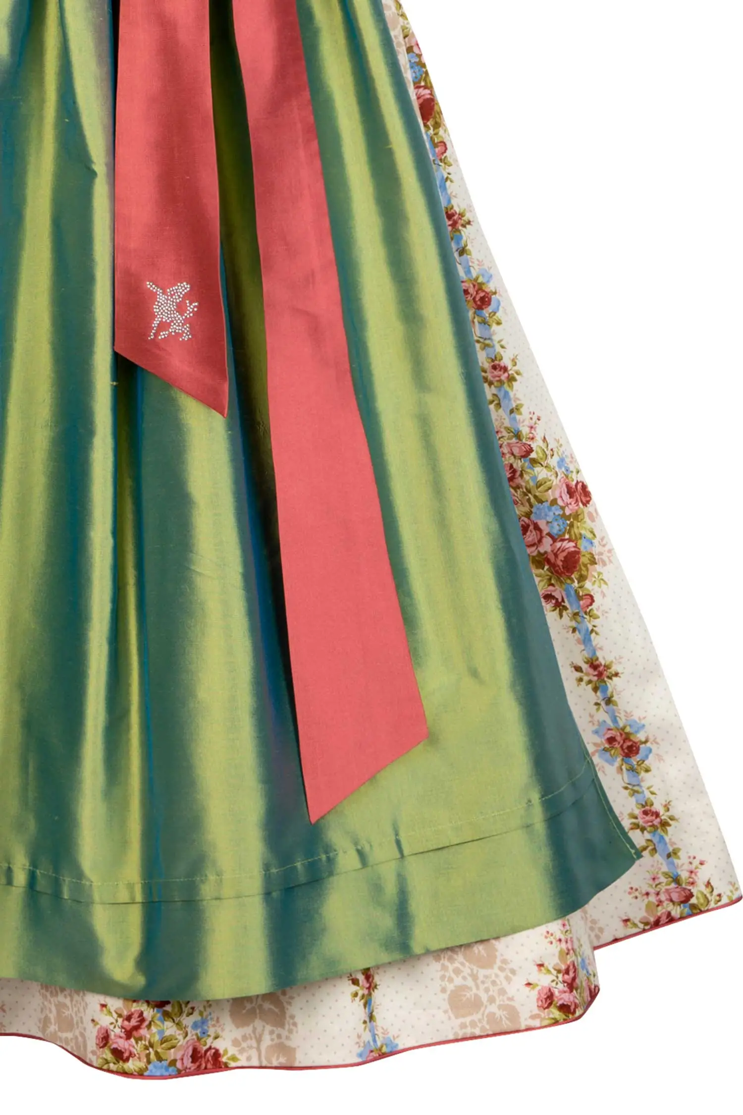 sportalm-dirndl-leonding-creme-apfelgruen-3099-0229-be5-19-02-Sportalm-e Sportalm Dirndl Nostalgie mit grüner Seidenschürze Schürze