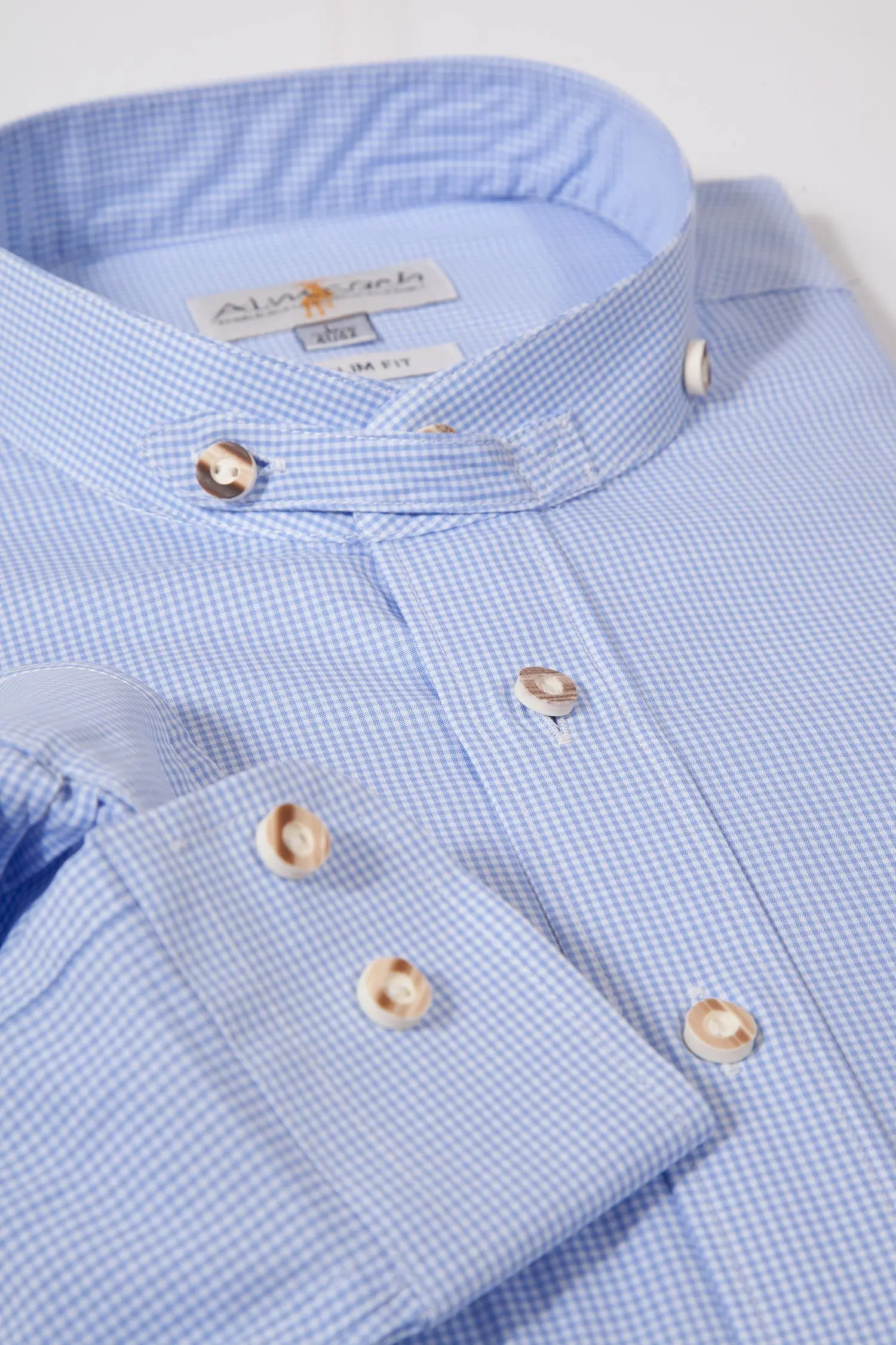 Trachtenhemd mit Stehkragen von Almsach in hellblau Detail