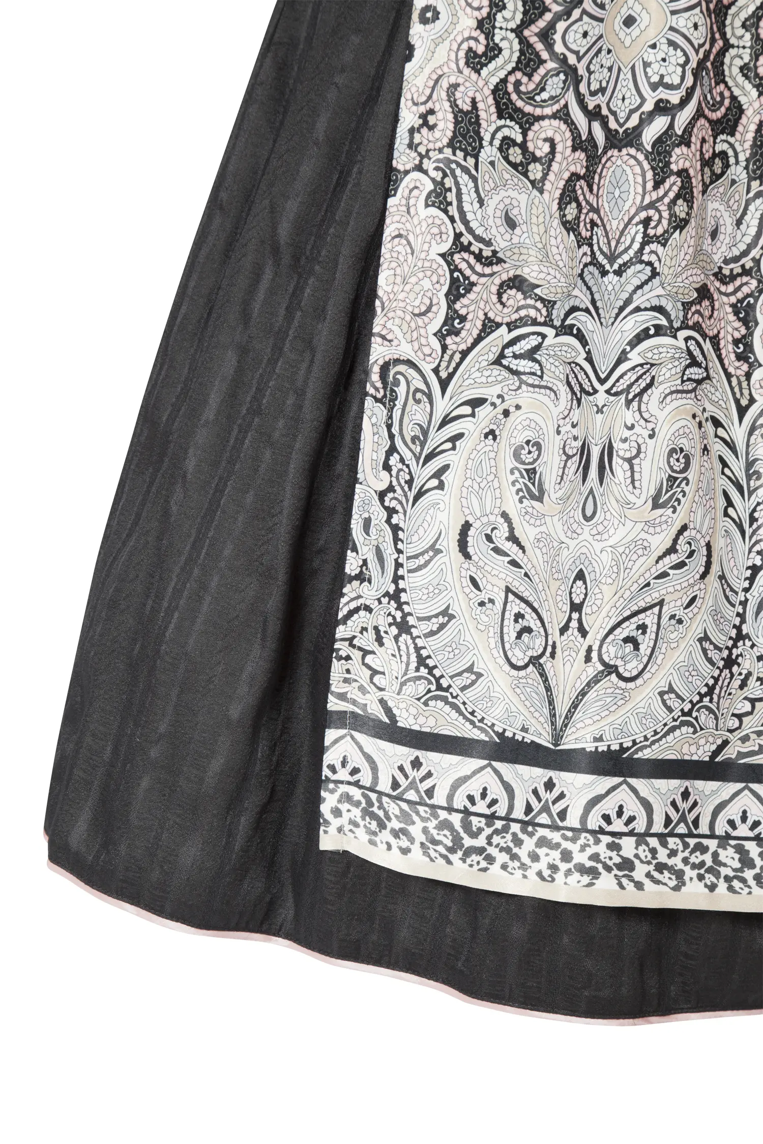 3099-0292-SW523-05-b6569 Schwarzes Dirndl von Tramontana mit edler Schürze und Glitzermieder - Detail Rock