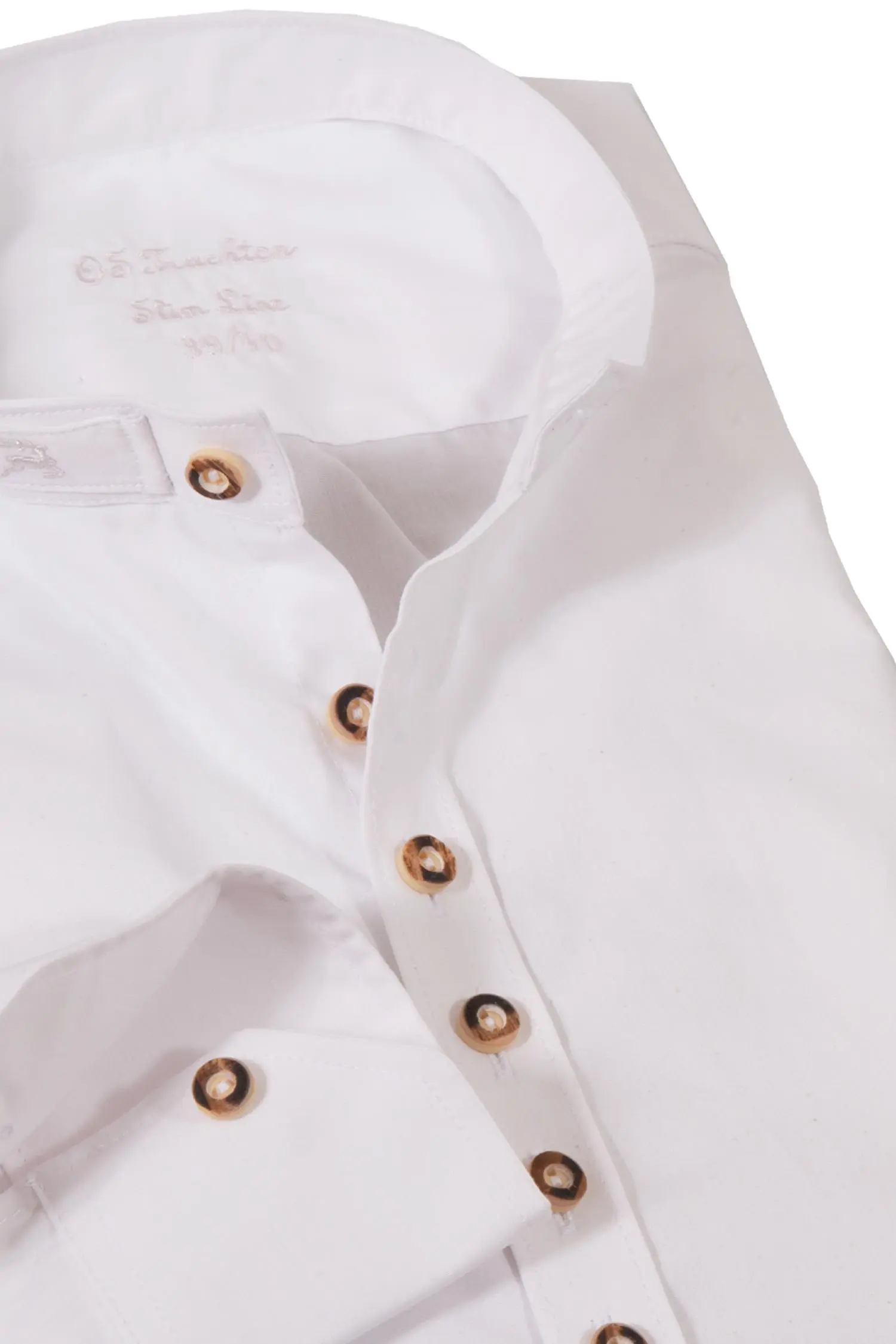 trachtenhemd-mit-stehkragen-weiss-1512-1271-ws1-18-10a-1139-c Fesches Trachtenhemd mit Stehkragen in weiß Detail