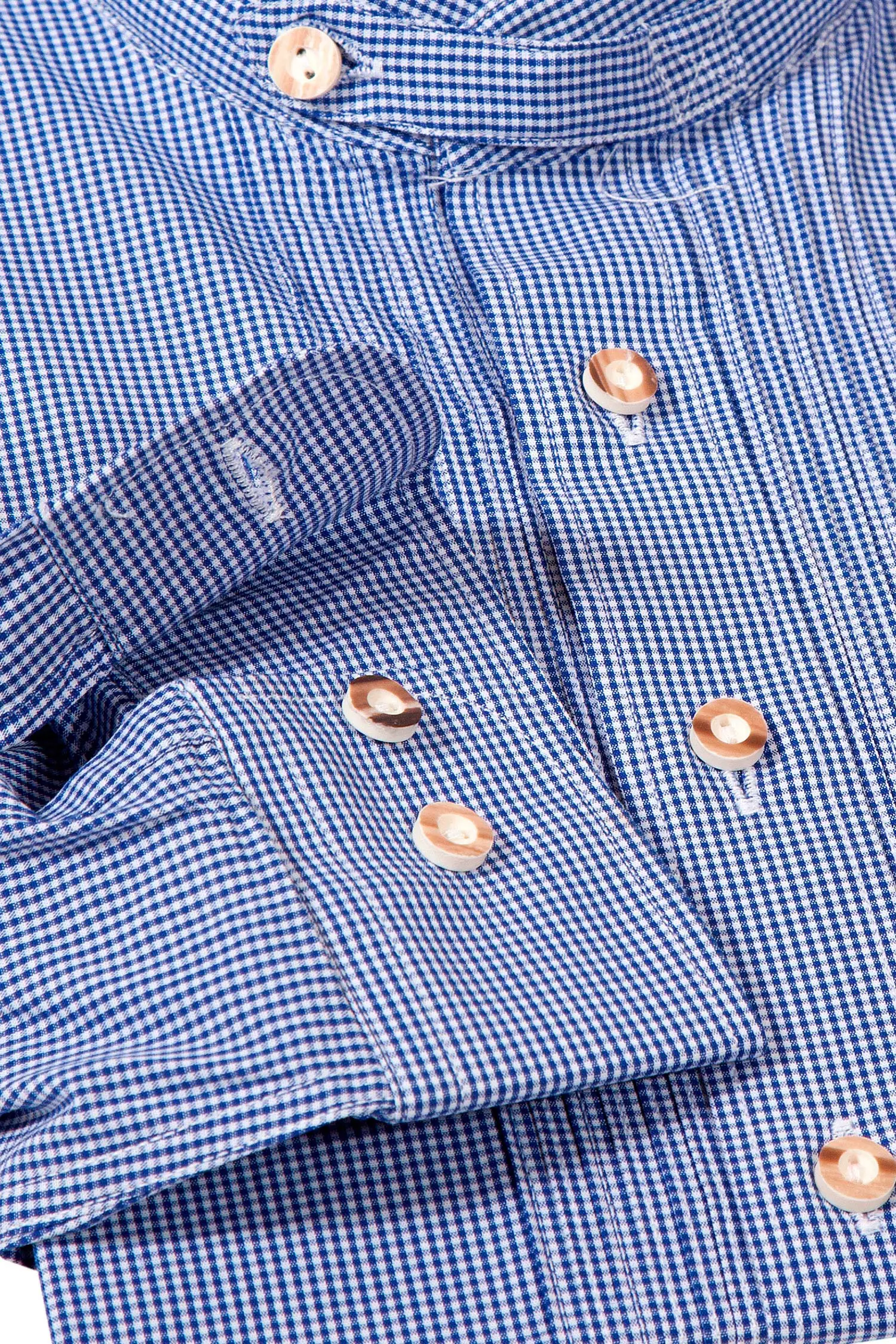 trachtenhemd-blau-kariert-1524-1040-bl7-20-01a-1940-c Trachtenhemd mit Vichykaro in blau mit Stehkragen Detail
