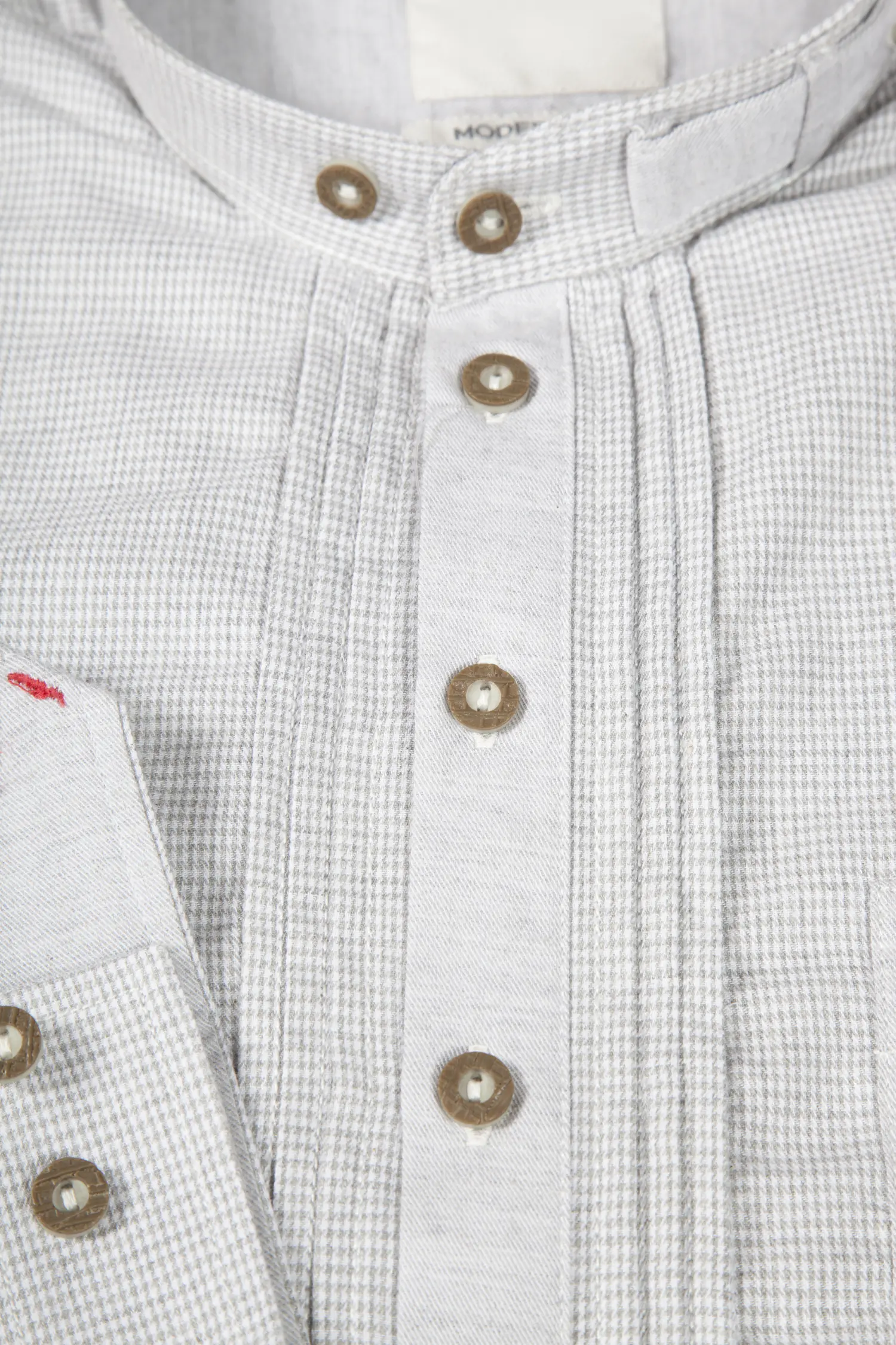 1542-0031-gr2-23-07b-1266 Langarmhemd Flori in hellgrau kleinkariert - Detail Knöpfe