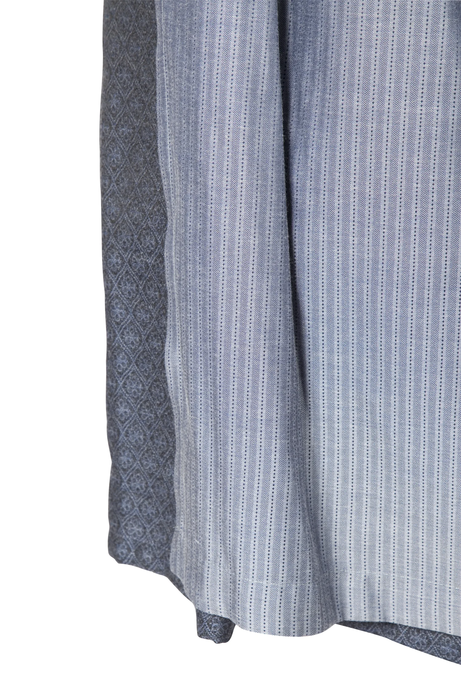 Elegantes Dirndl in dunkelblau - Detail Rock