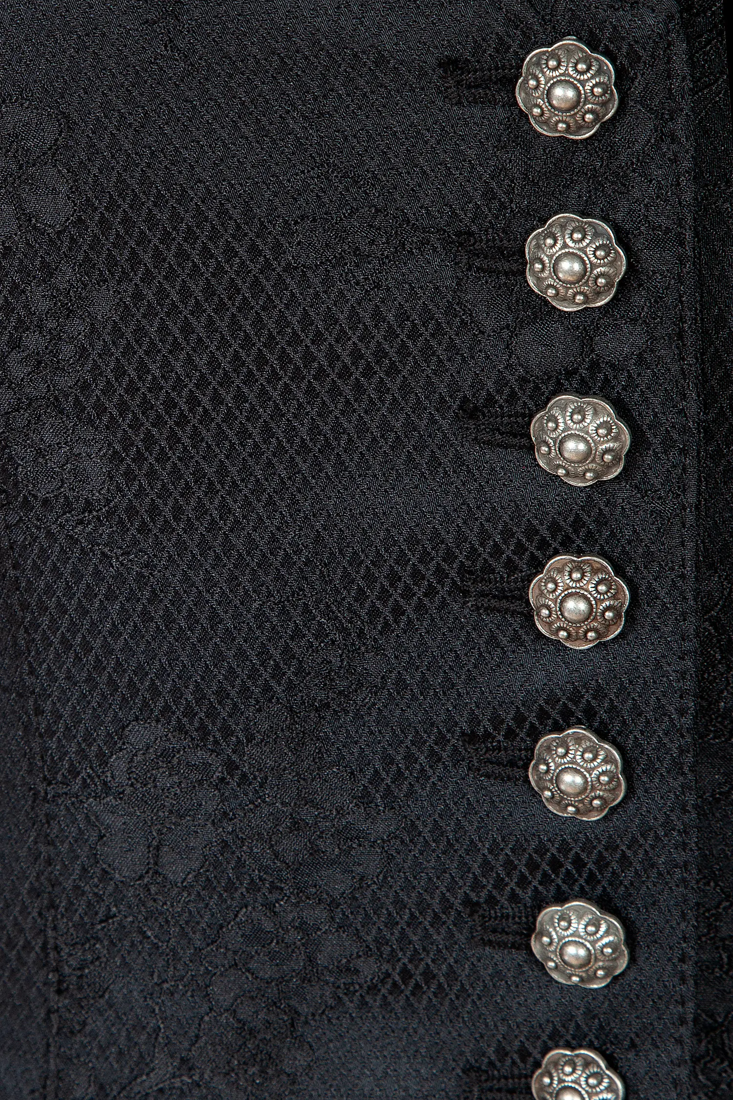 Dirndl Lauryin hochgeschlossen in schwarz - Knöpfe