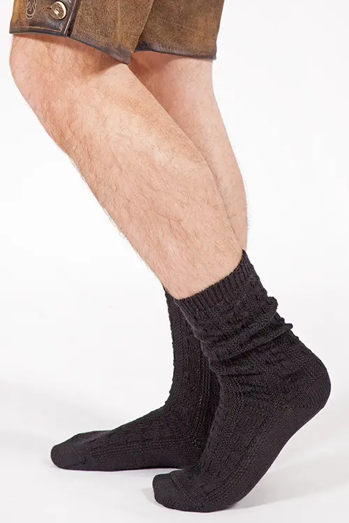 Trachtensocken in schwarz mit Zopfmuster 
