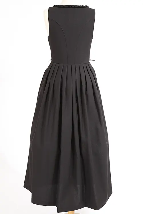 Langes Dirndl Zenta schwarz ohne Schürze Gastrodirndl - Rückansicht