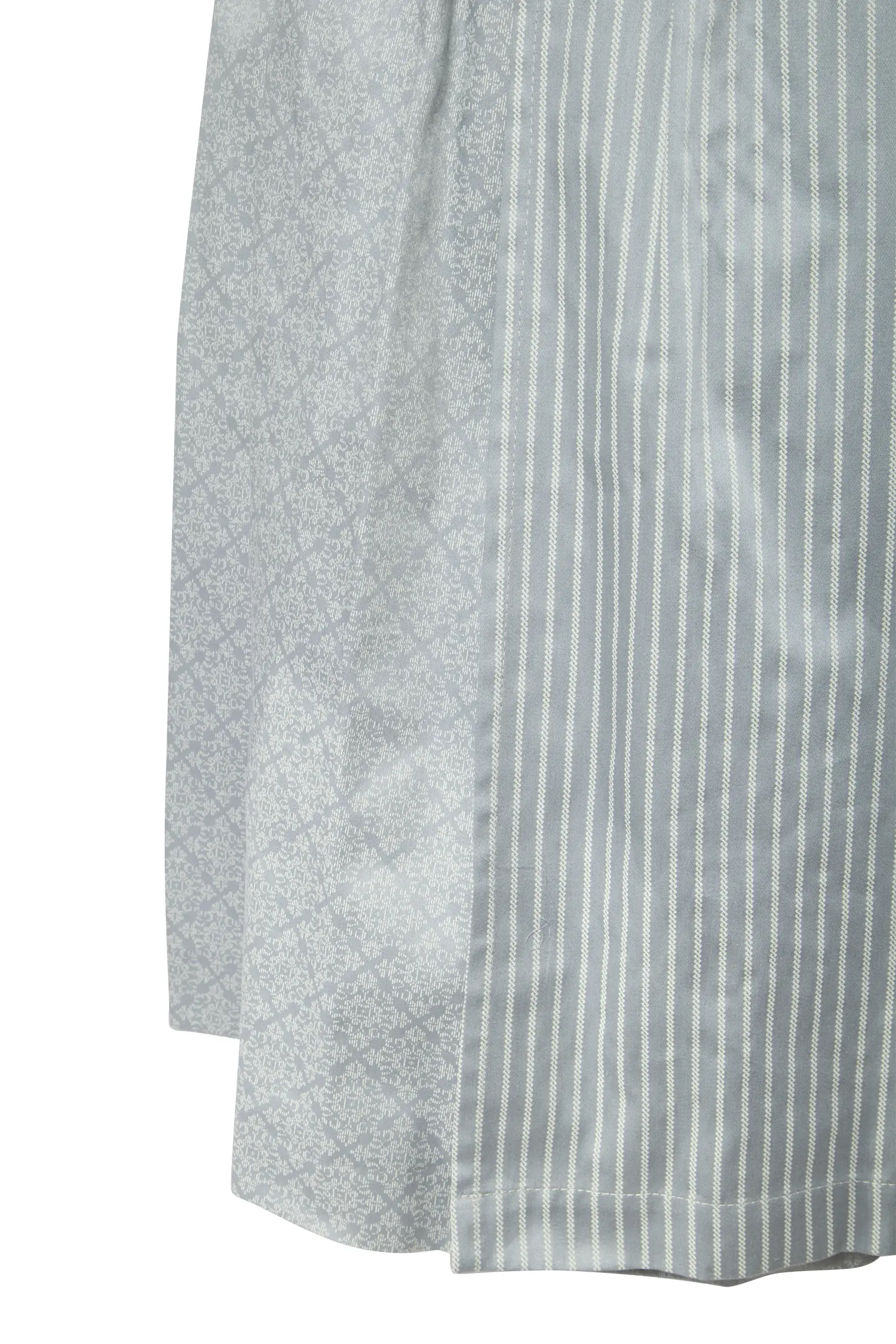 Dirndl Lissy in schilfgrau mit toller Schürze - Detail Rock