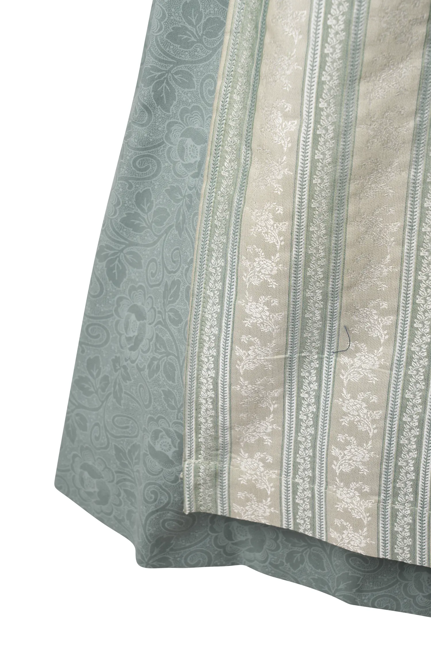 Limitiertes Dirndl Bernadette in mint - Detail Rock
