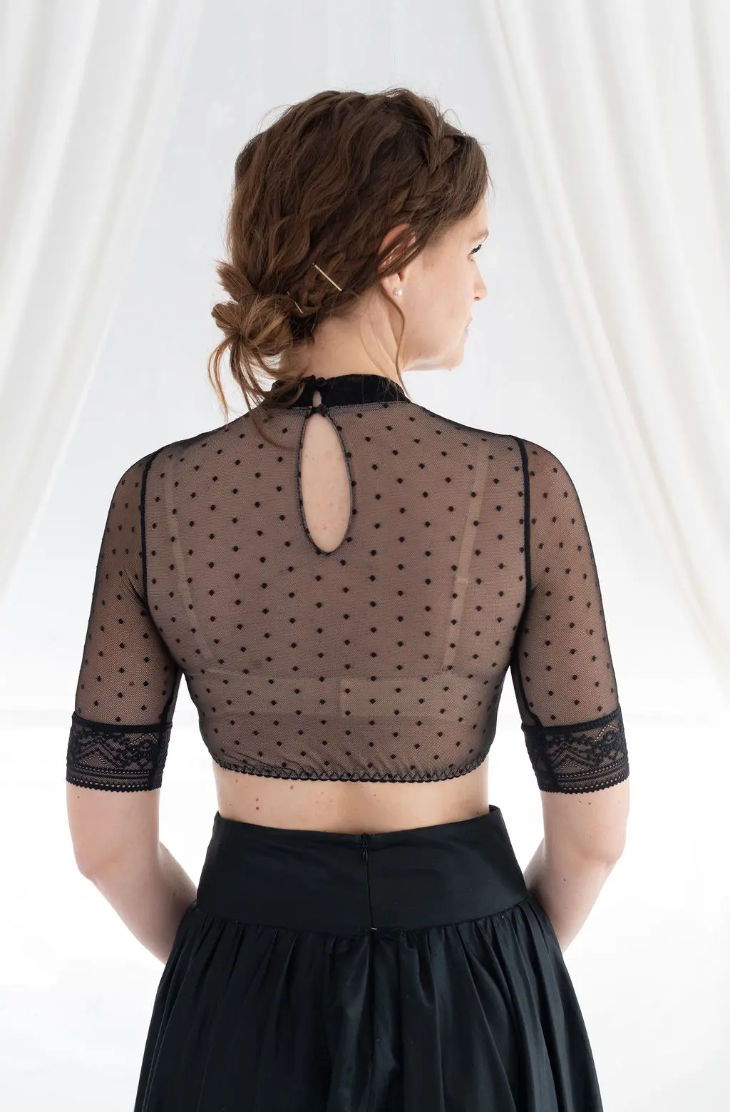 schwarze Dirndlbluse