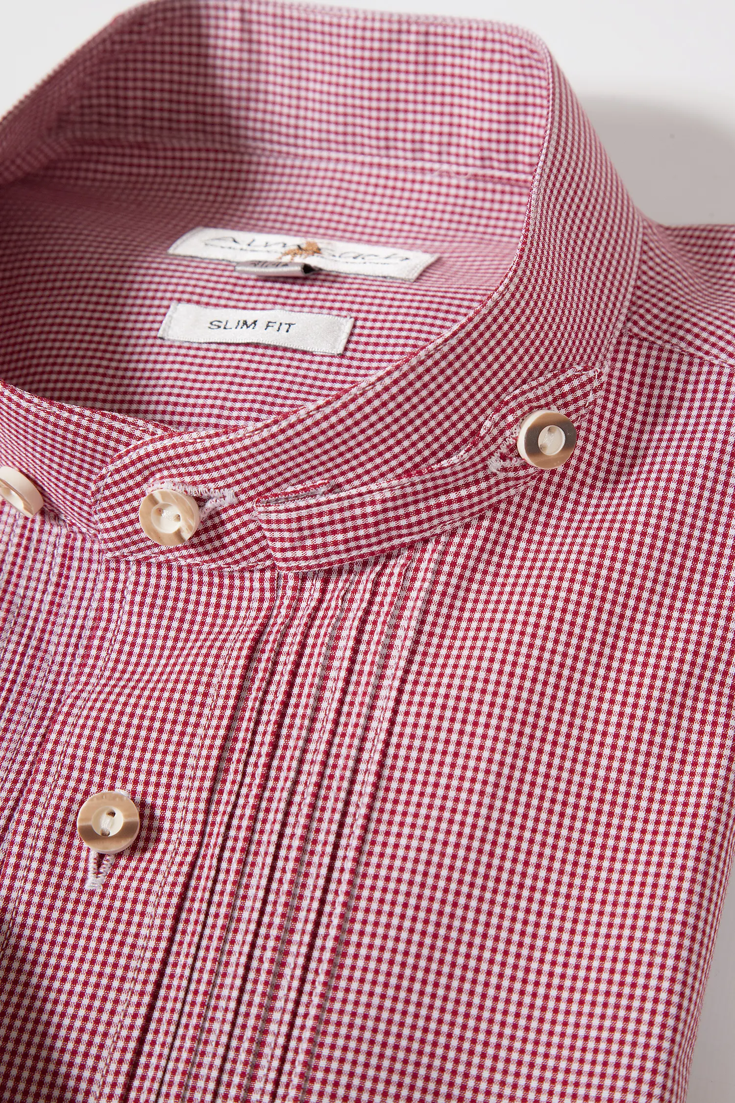 Trachtenhemd klein kariert in Slim Fit bordeaux Kragen