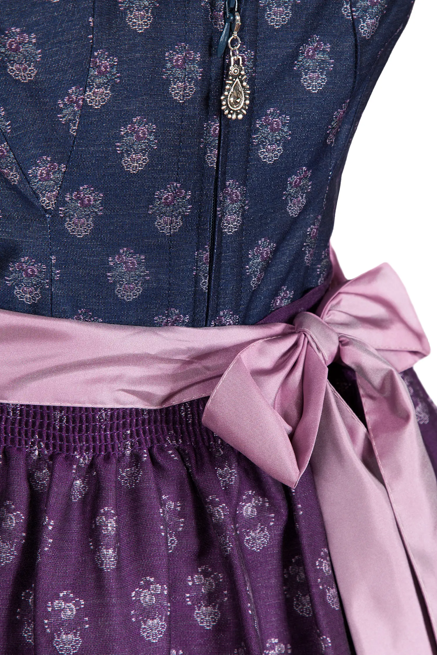 3096-0084-bl8-22-04c-0140 Midi Dirndl in dunkelblau und lila_Detail1