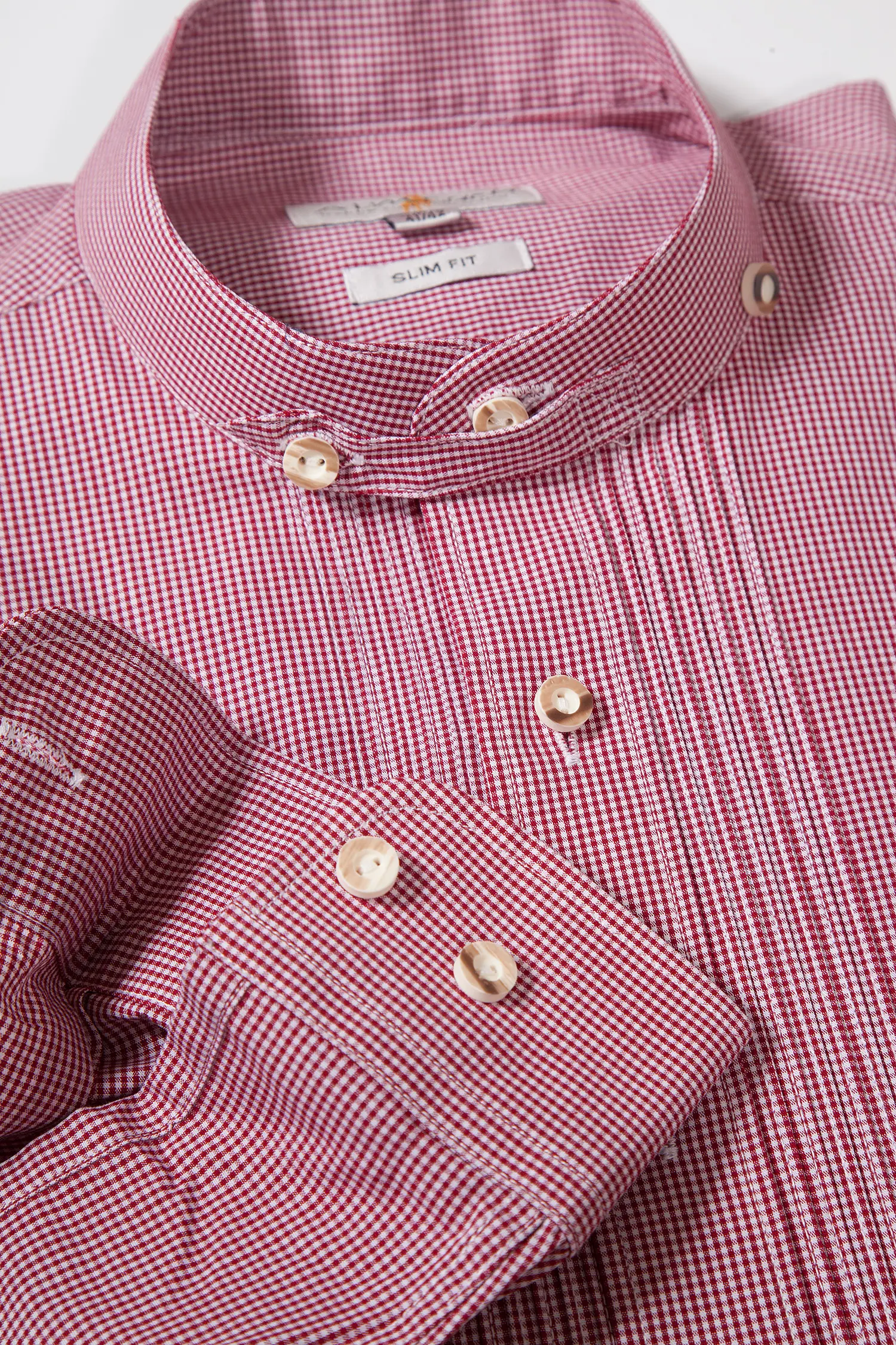 Trachtenhemd klein kariert in Slim Fit bordeaux Detail