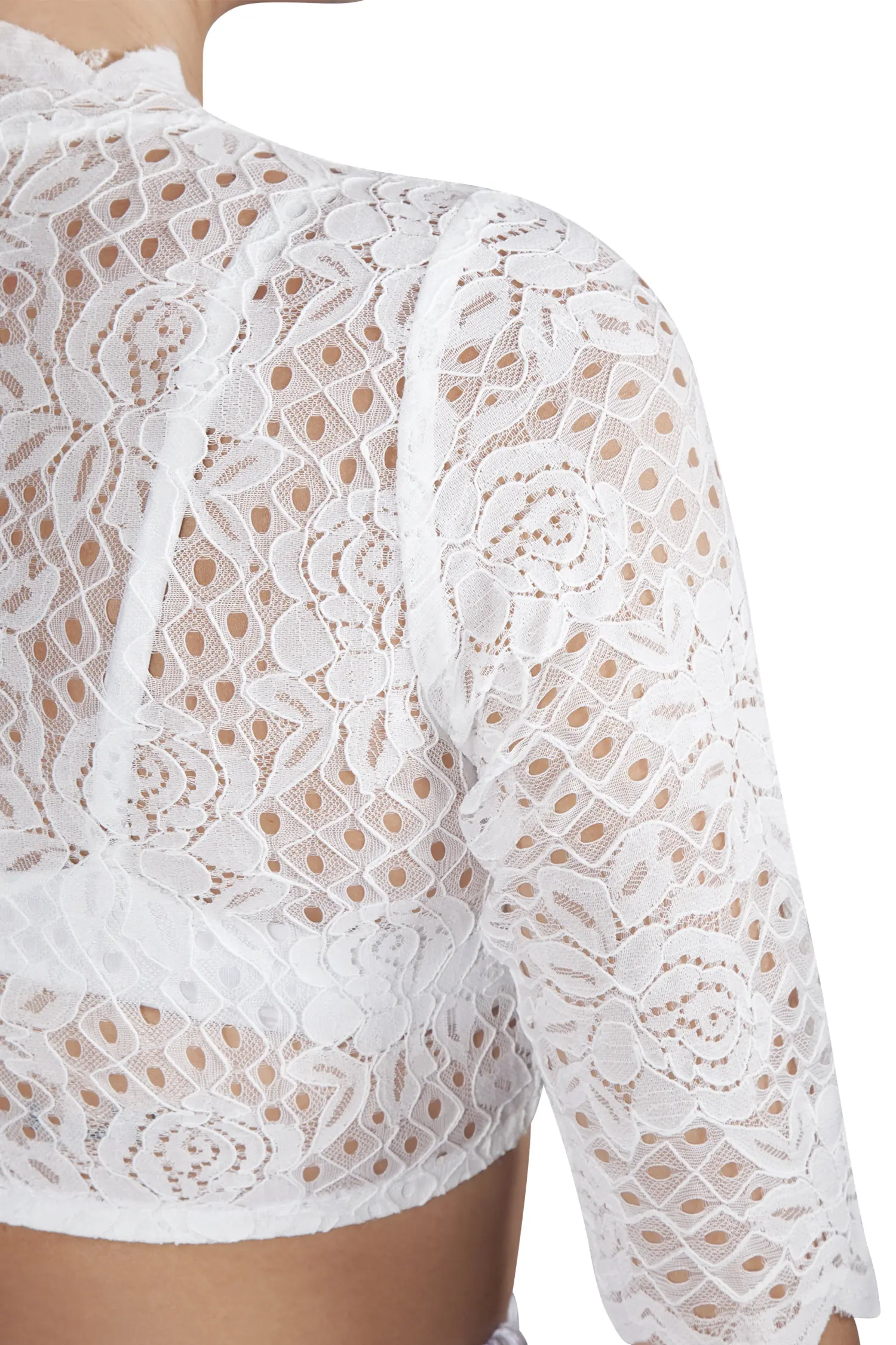 2574-0058-be2-23-05-r9682 Spitzenbluse in off white mit V-Ausschnitt - Detail Ärmel