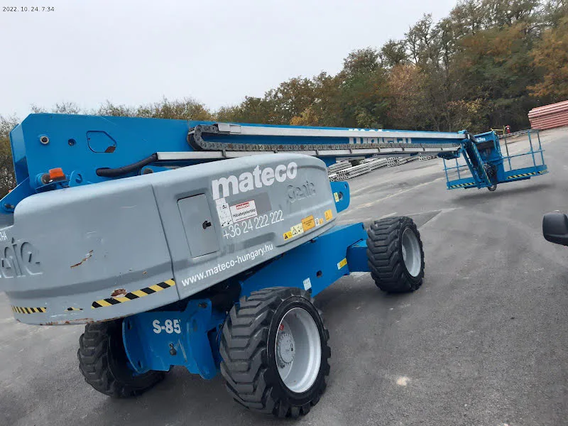 Genie S-85 2014 - Telescopic boom lift image 1