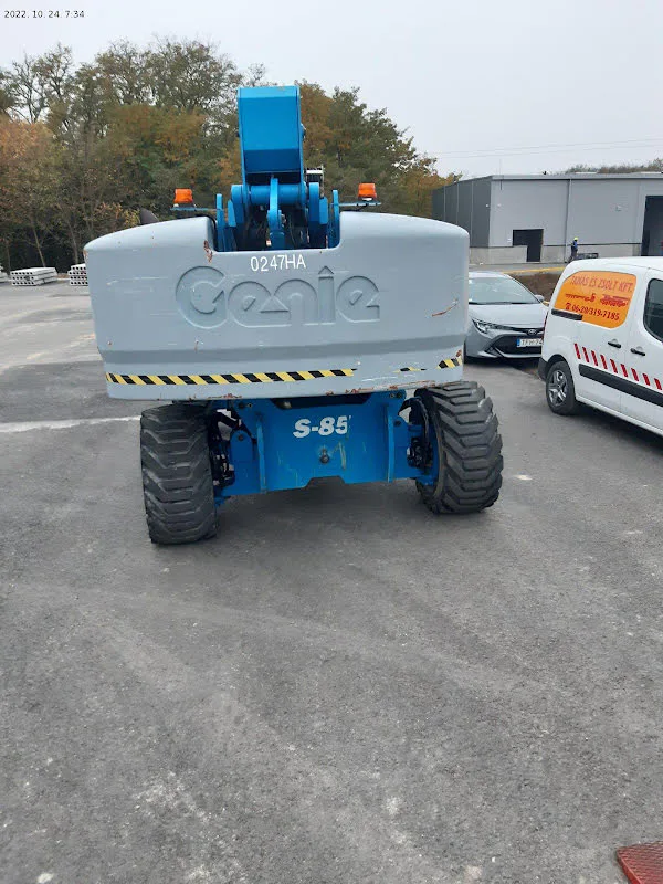 Genie S-85 2014 - Telescopic boom lift image 3 thumbnail